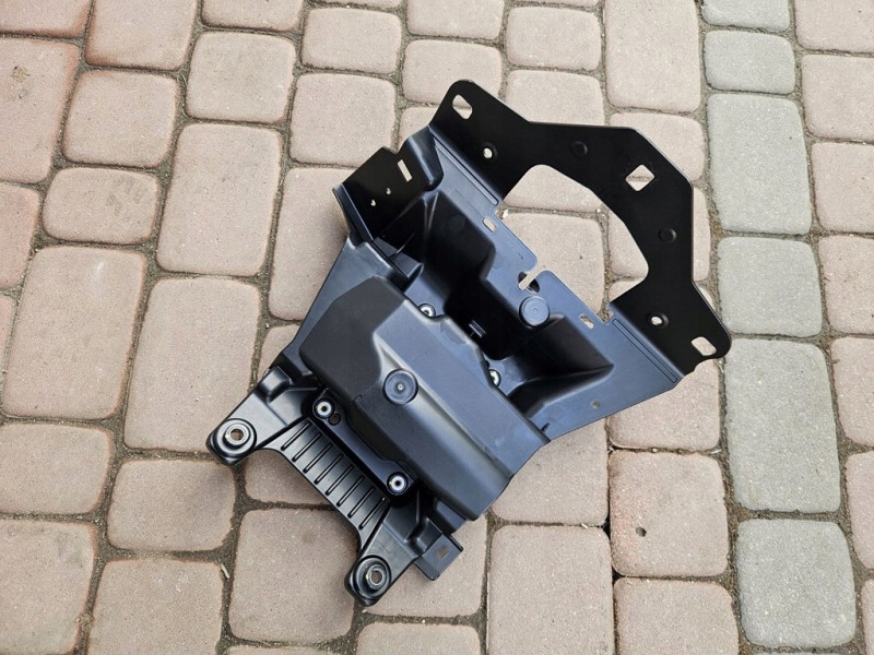 bracket holder ladowarki pillar support Renault ZOE II 296561900R