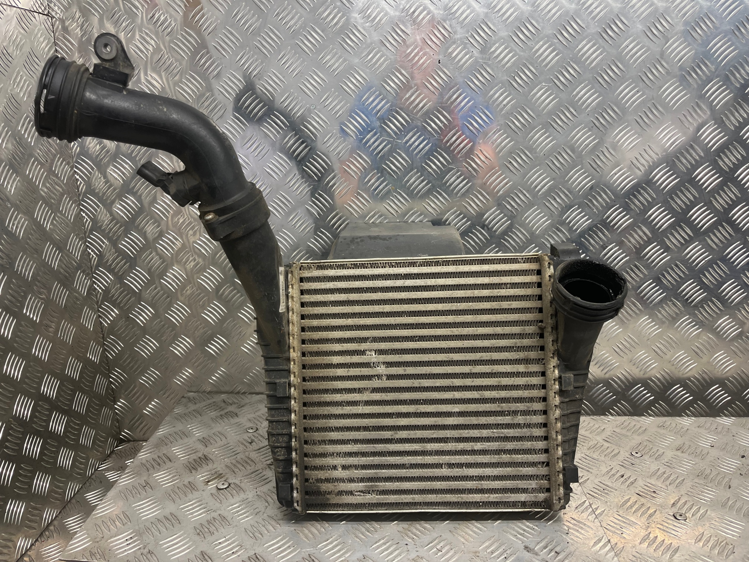 INTERKULER intercooler VOLKSWAGEN TOUAREG 7L0145803A / 038906051C