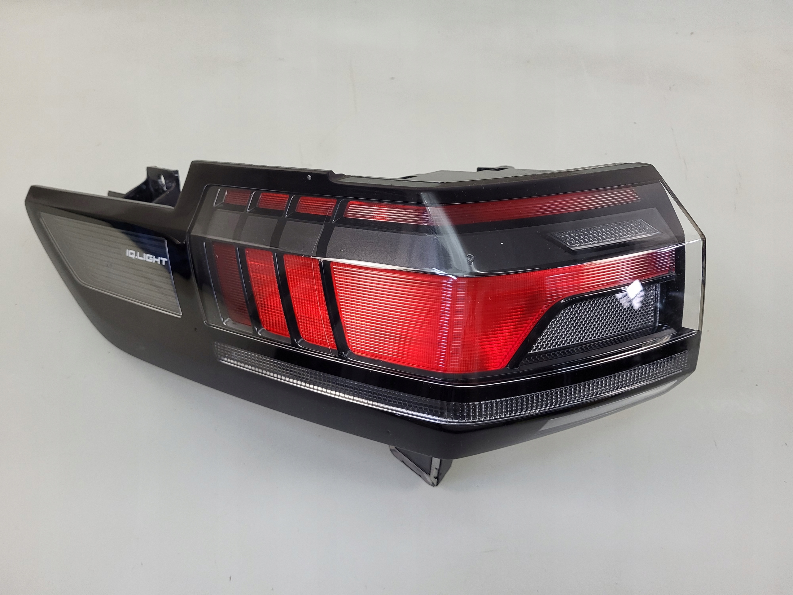 ID.BUZZ ID BUZZ LAMPA LED IQ.LIGHT LEWY TYŁ TYLNA LEWA ORYGINAŁ NOWA