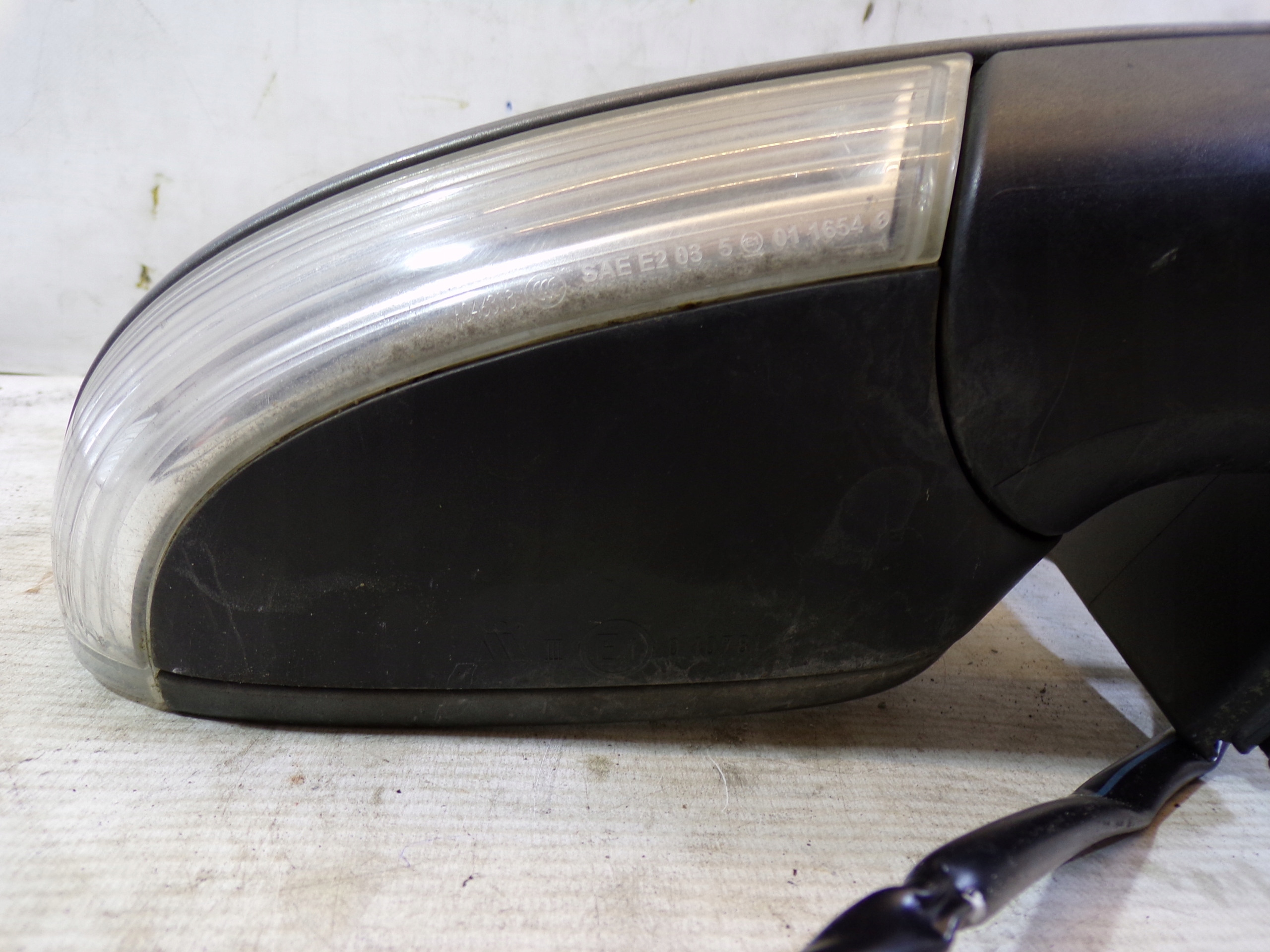 mirror right VOLKSWAGEN GOLF 5 V 6 PIN colour LA7T