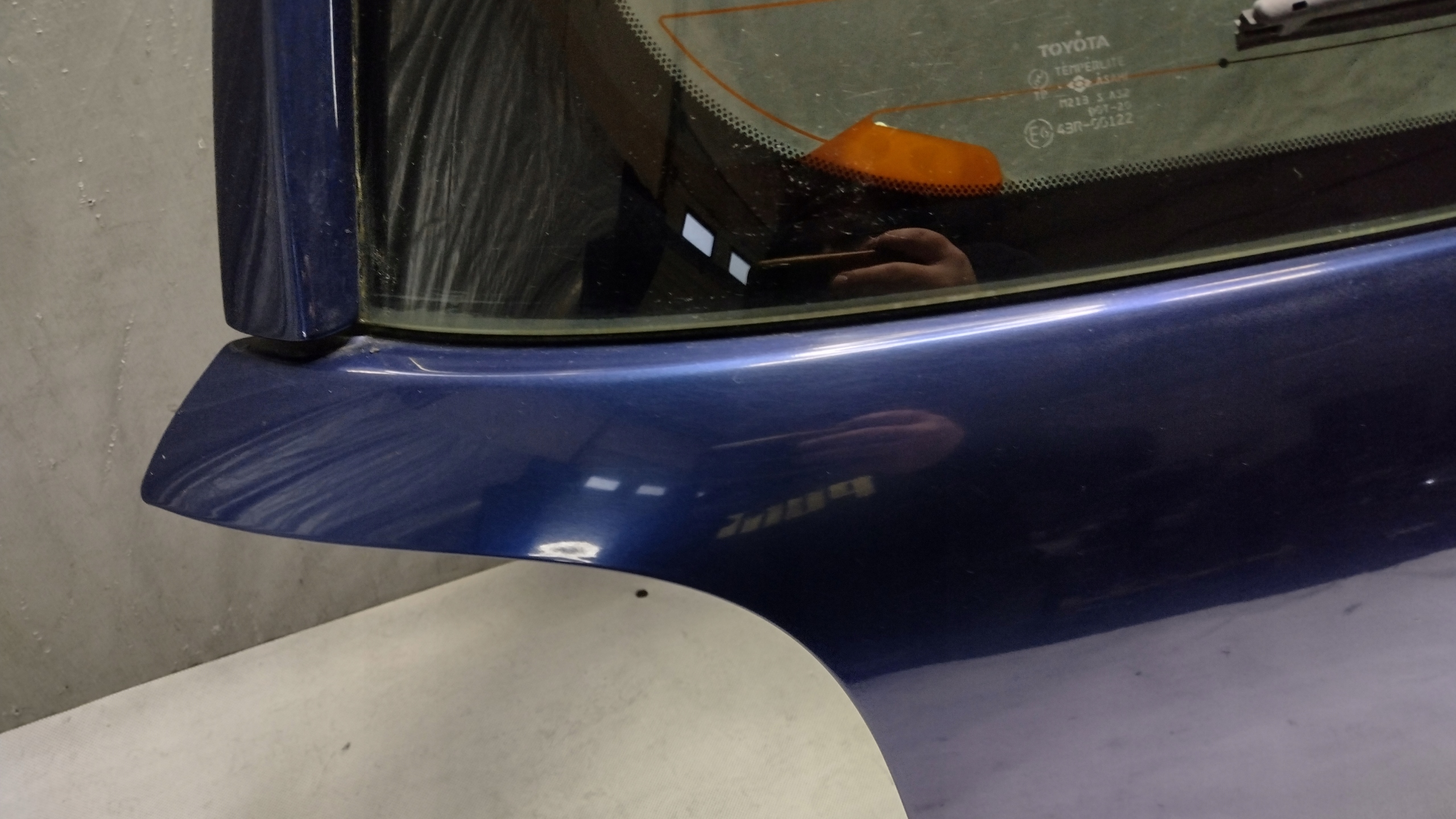 trunk door boot Toyota Yaris and 1 k: 8K8
