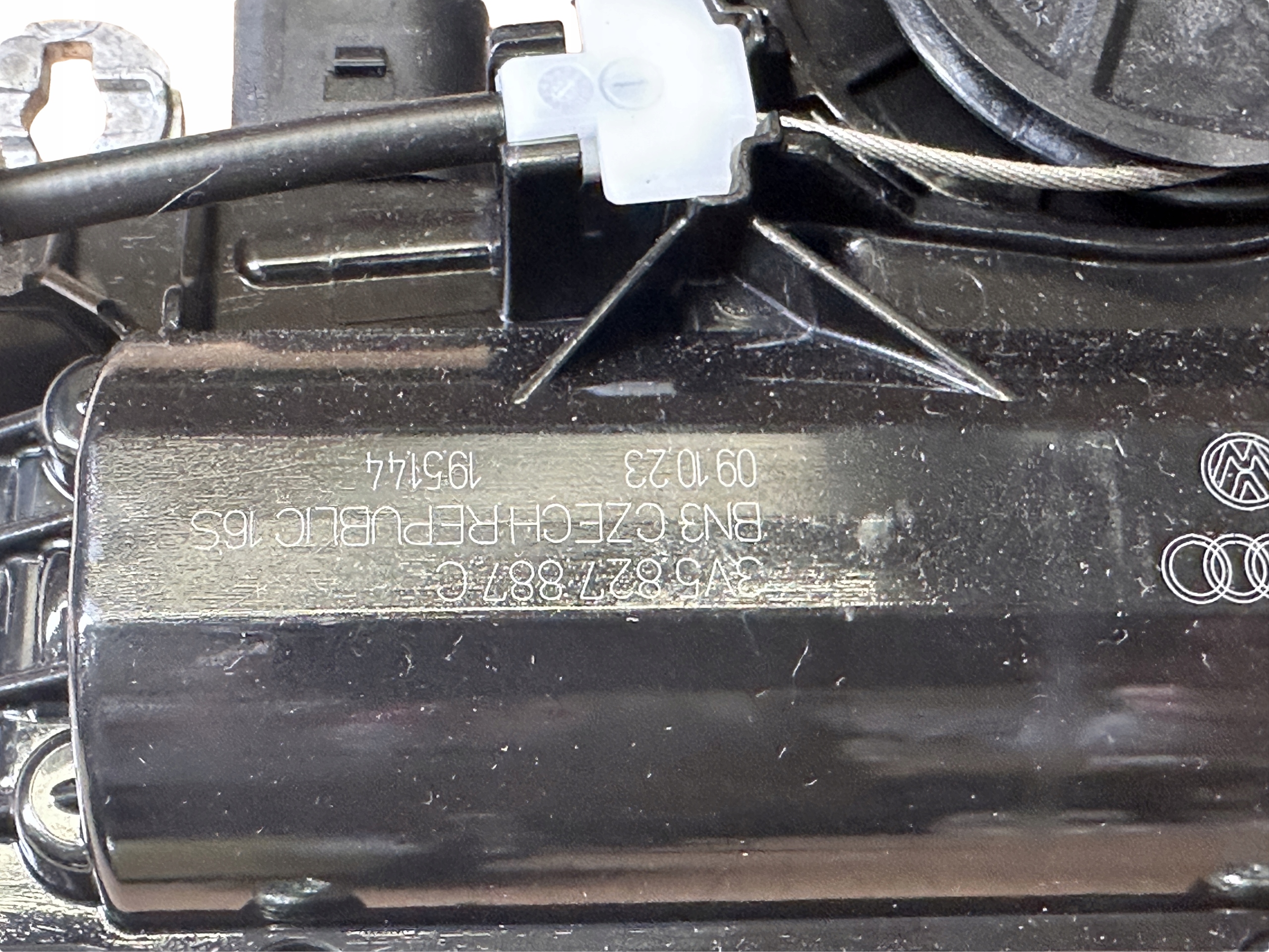 AUDI A6 4K C8 KOMBI electrical trunk door 4K9827852C