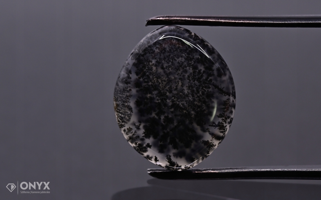 Dendritový achát z Kazachstánu mělká markýza 19x16