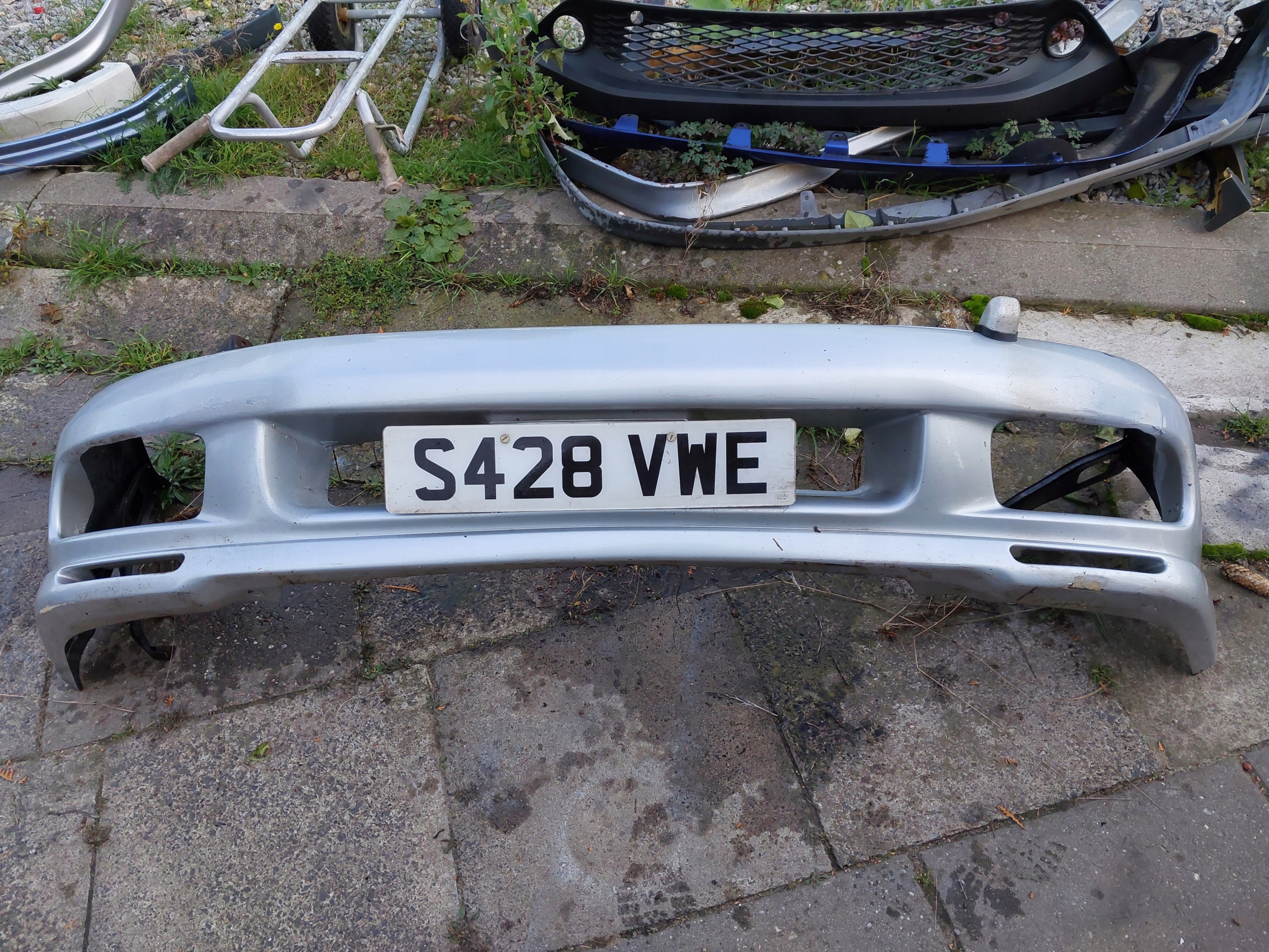 Subaru Legacy 1995 1997 1999 ZDERZAK PRZÓD