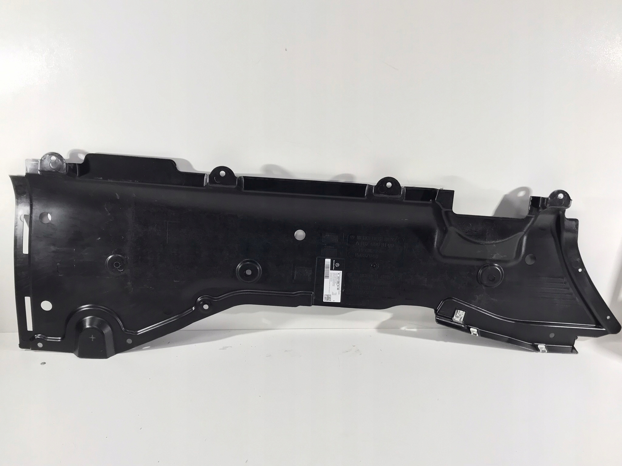 Osłona dolna podwozia lewa MERCEDES GLE A1676803100 Numer katalogowy części A1676803100