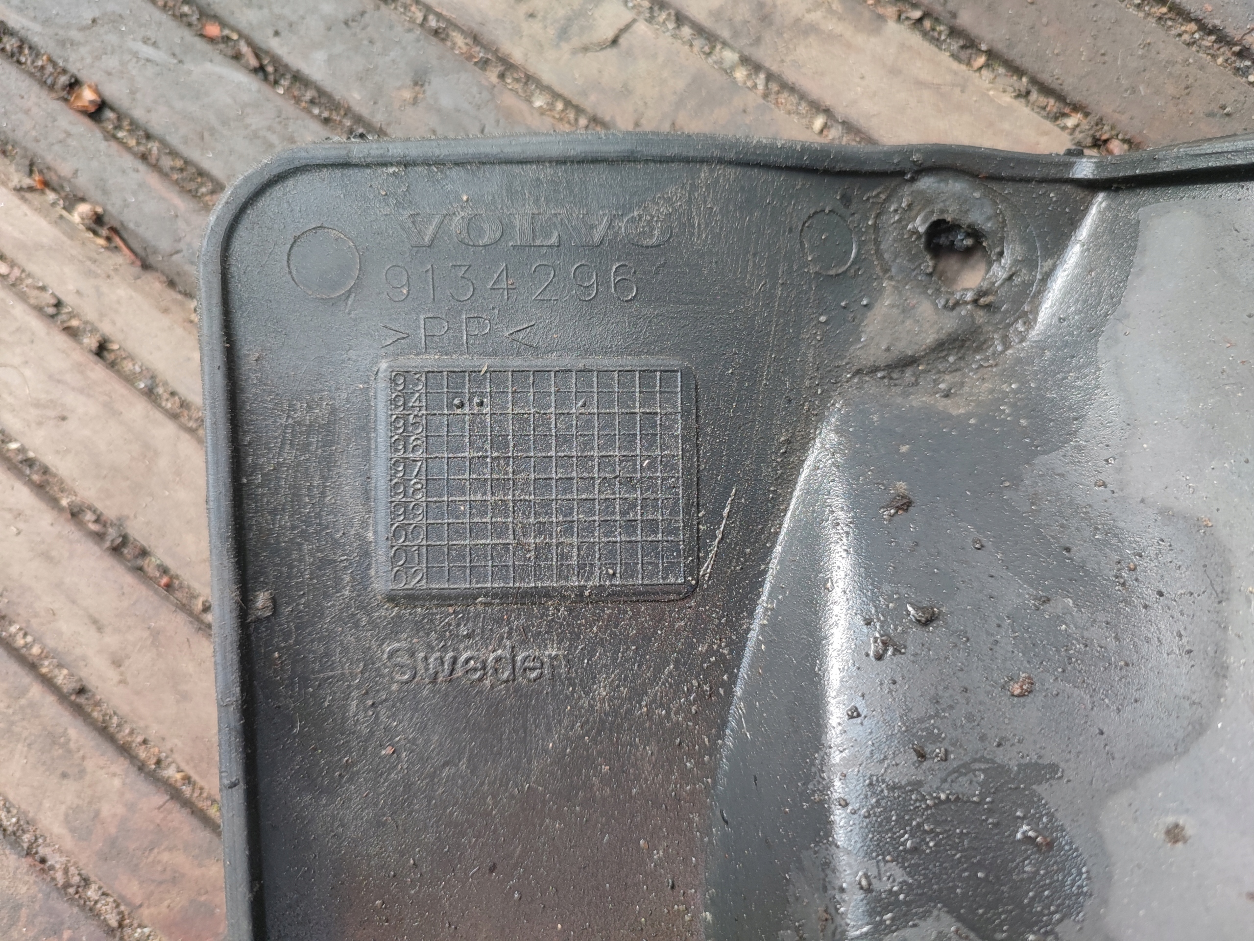 mudguard flap front VOLVO 960 9134296