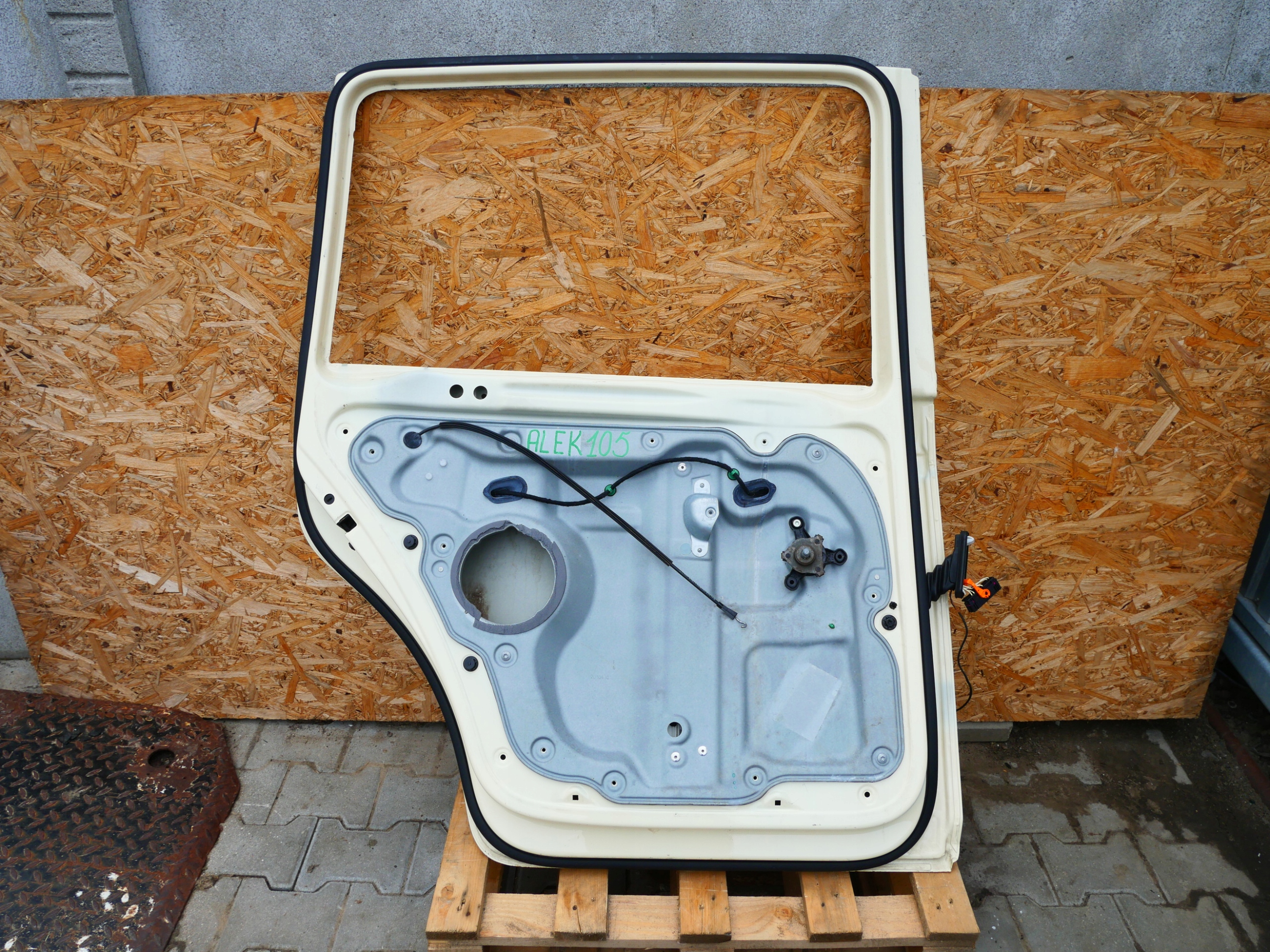 VW TOURAN heck links Tür