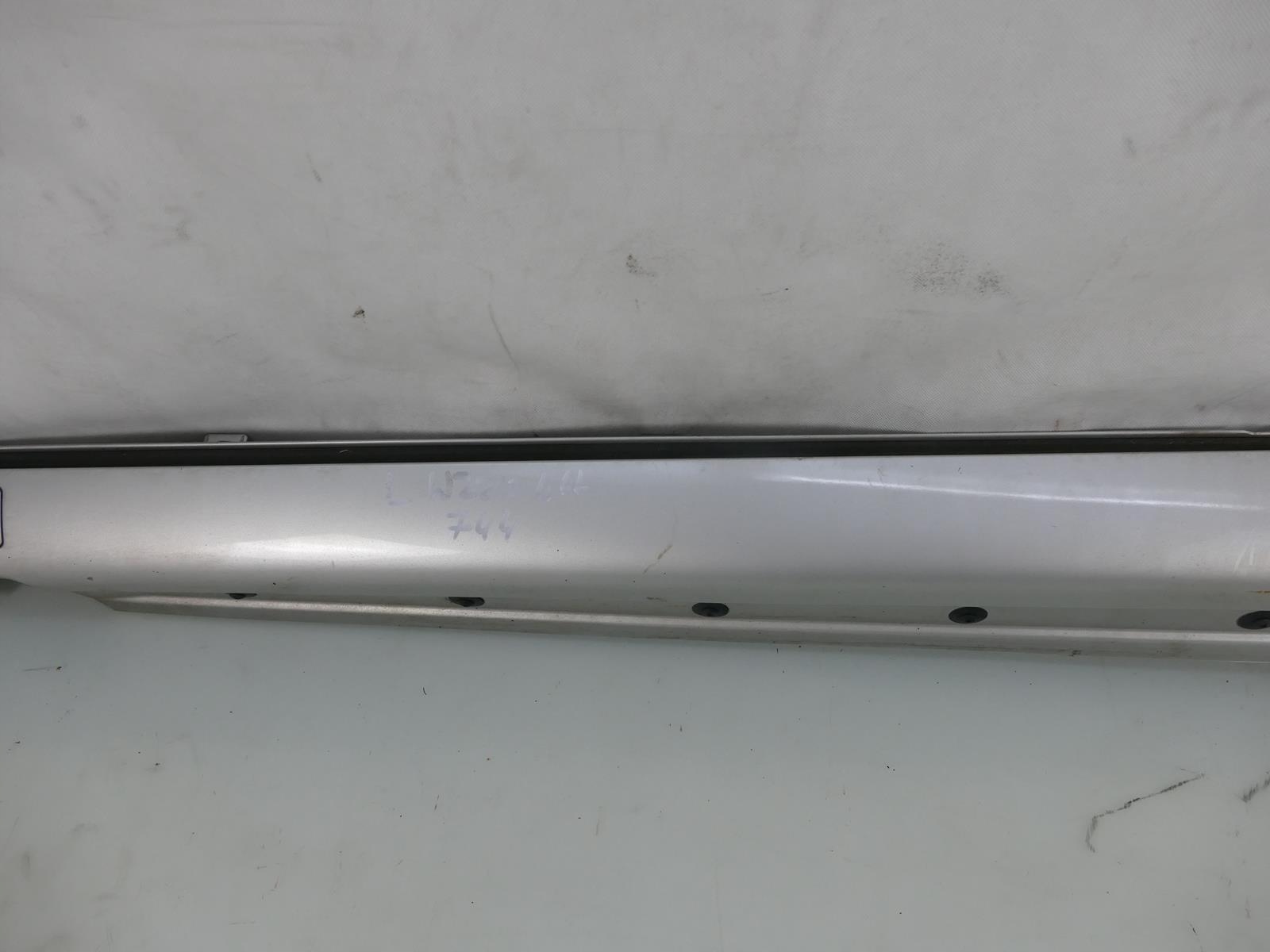 MERCEDES S W220 moulding threshold left cap 744