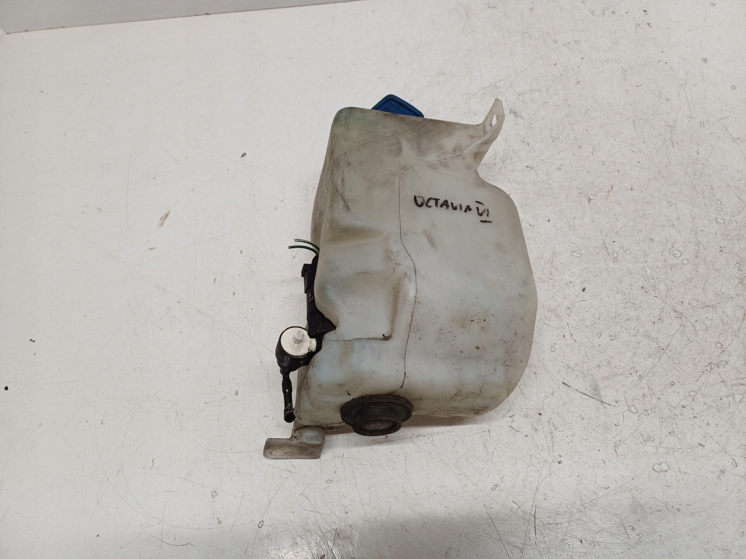 SKODA OCTAVIA 1 I 96- ZBIORNICZEK PŁYNU SPRYSKIWACZY 1J0955453N