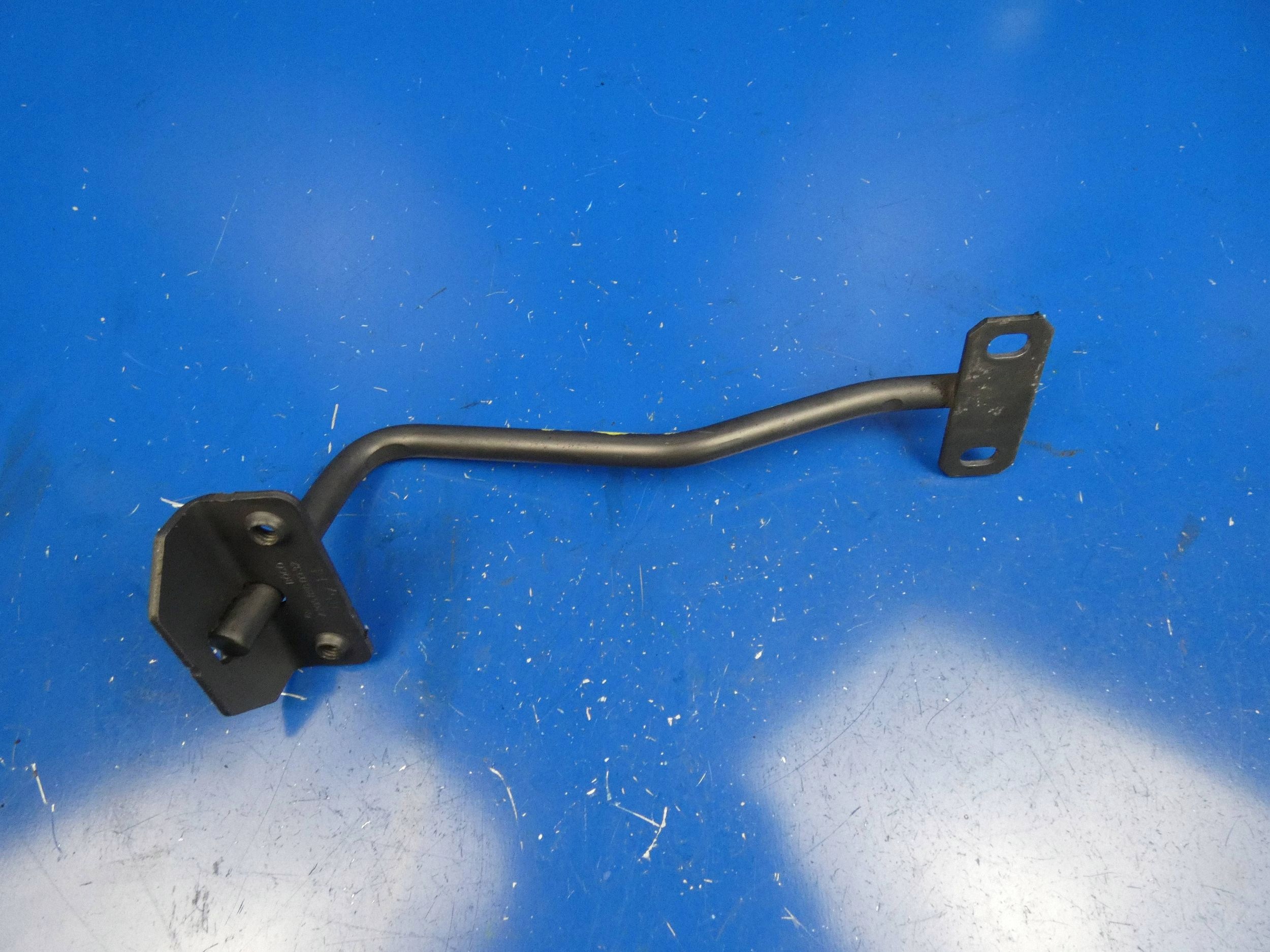 MERCEDES C KLASA W205 holder bracket console supports front GRILA