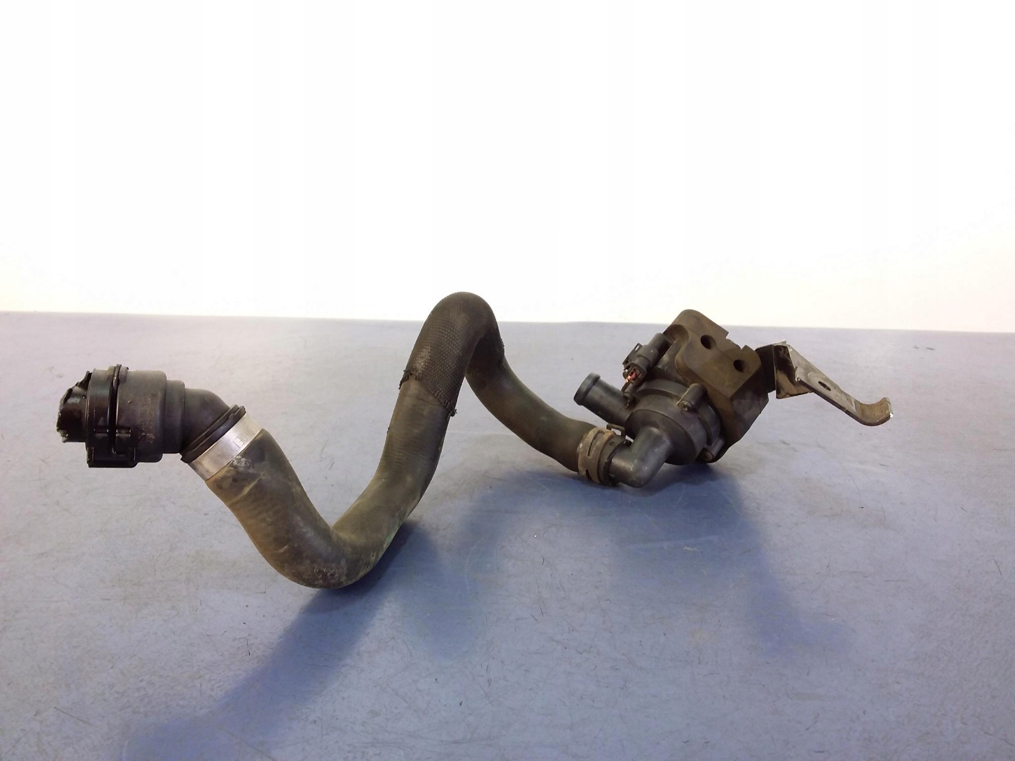 BMW 5 F10 F11 дополнительный водяной насос 9239313