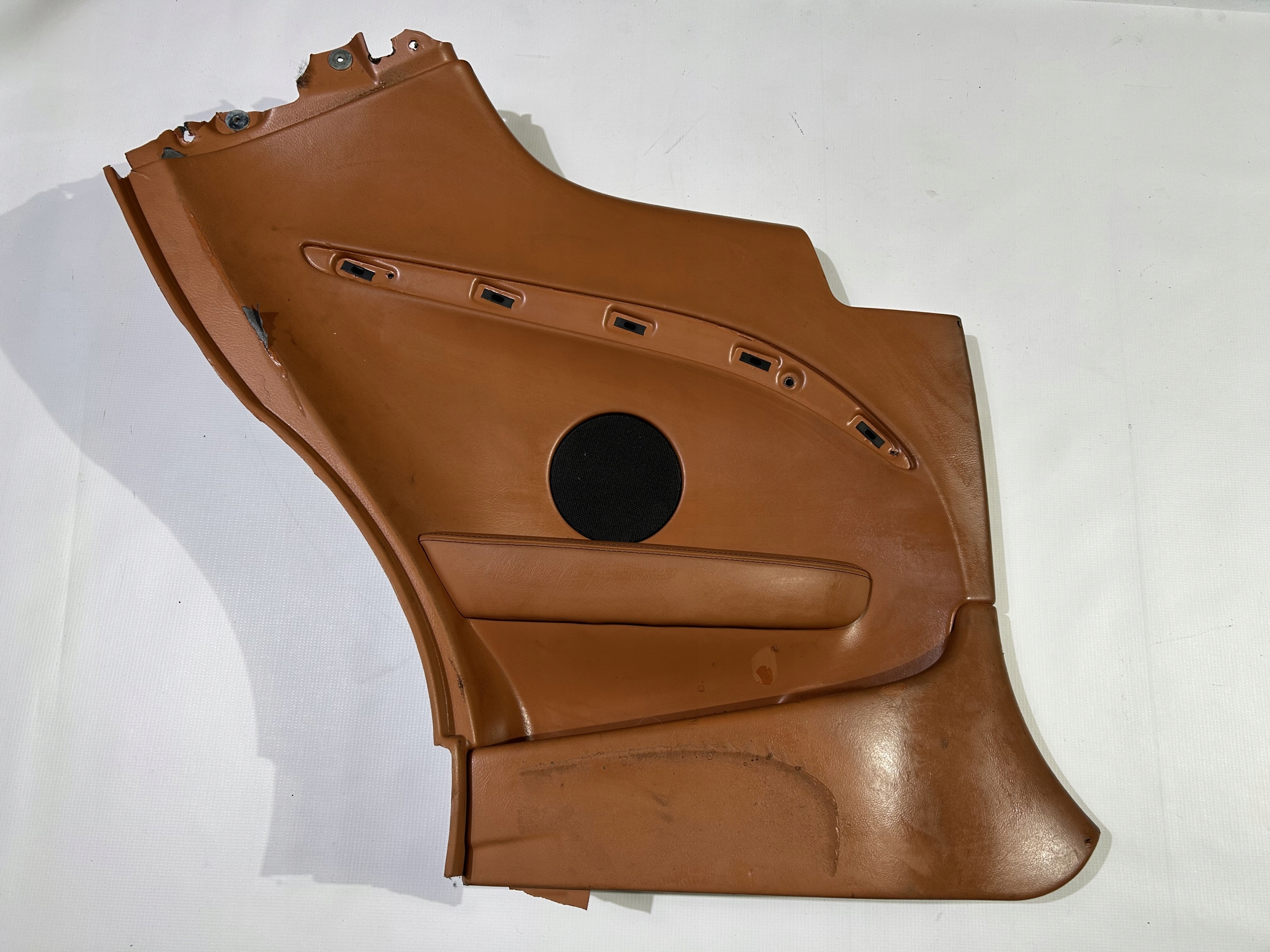 upholstery side tylnych left Maserati GranTurismo 2008r