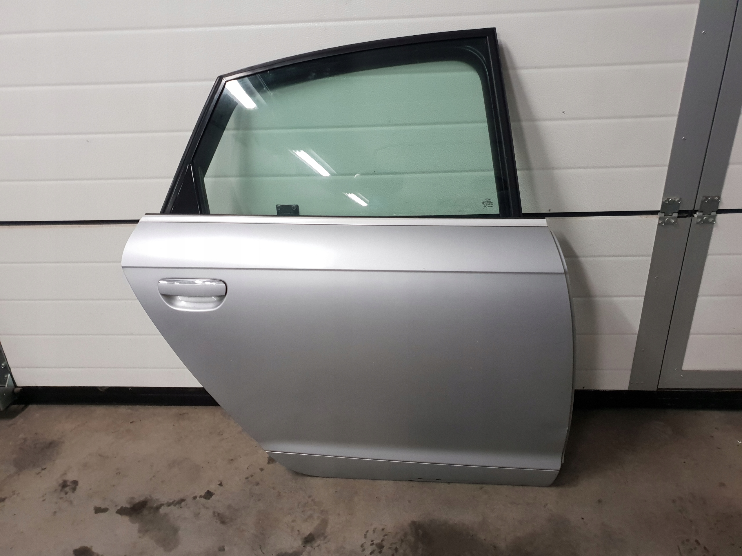AUDI A6 C6 06r LY7W DRZWI PRAWE TYLNE TYŁ SEDAN