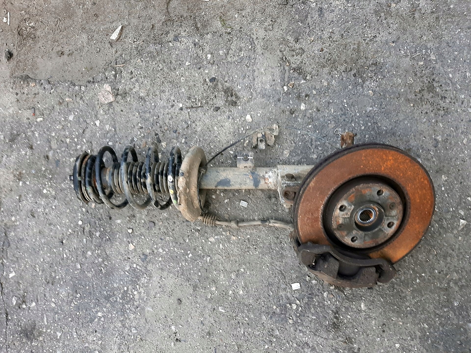 MCPERSON АМОРТИЗАТОР ЛЕВЫЙ PEUGEOT 3008 1.6 HDI