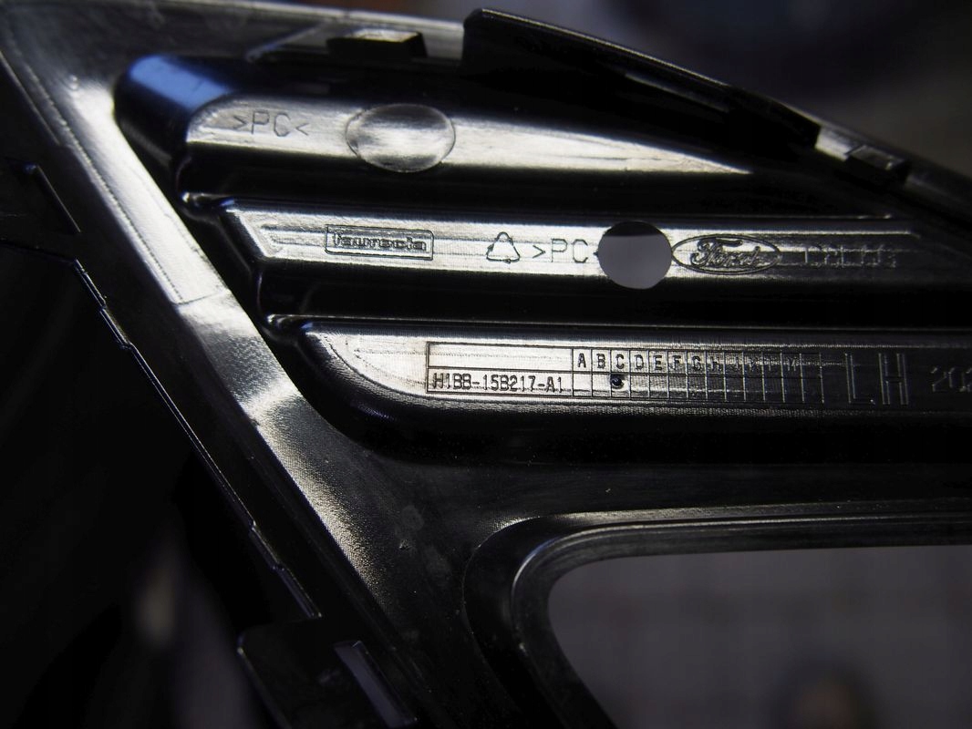 Ford Fiesta mk8 18r grille grid left 2018
