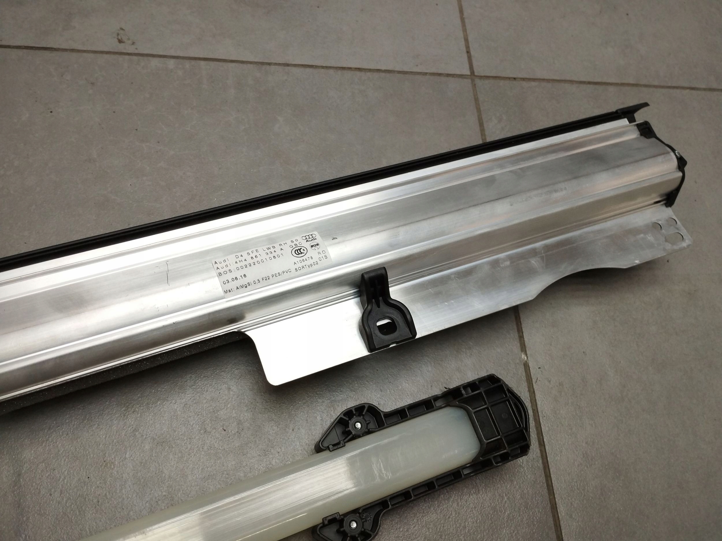 Audi A8 D4 4H blinds door right rear part 4H4861334A