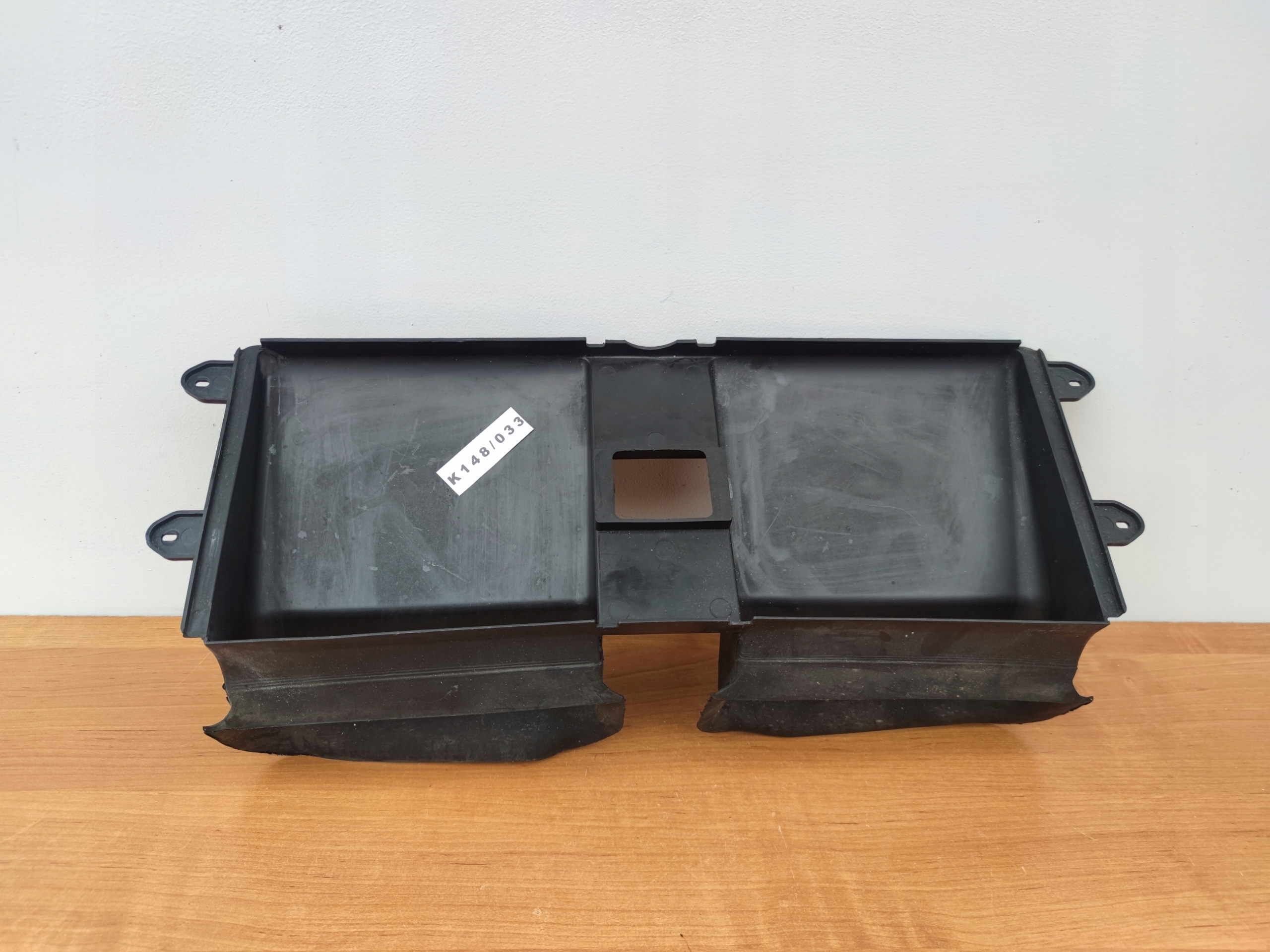 AUDI R8 intake air tunnel drain 420121334