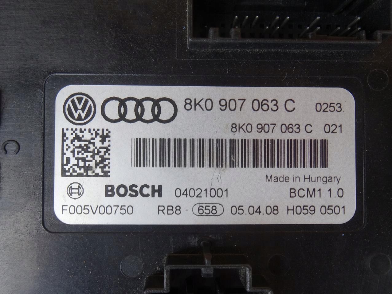 AUDI S5 A5 8T A4 B8 8K MODUŁ KOMFORTU 8K0907063C Producent części Audi OE