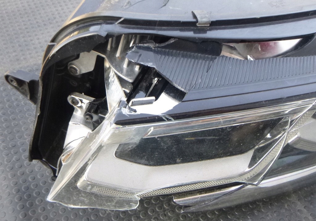 VW Tiguan Reflektor Lewy 5nb941081c Strona zabudowy lewa