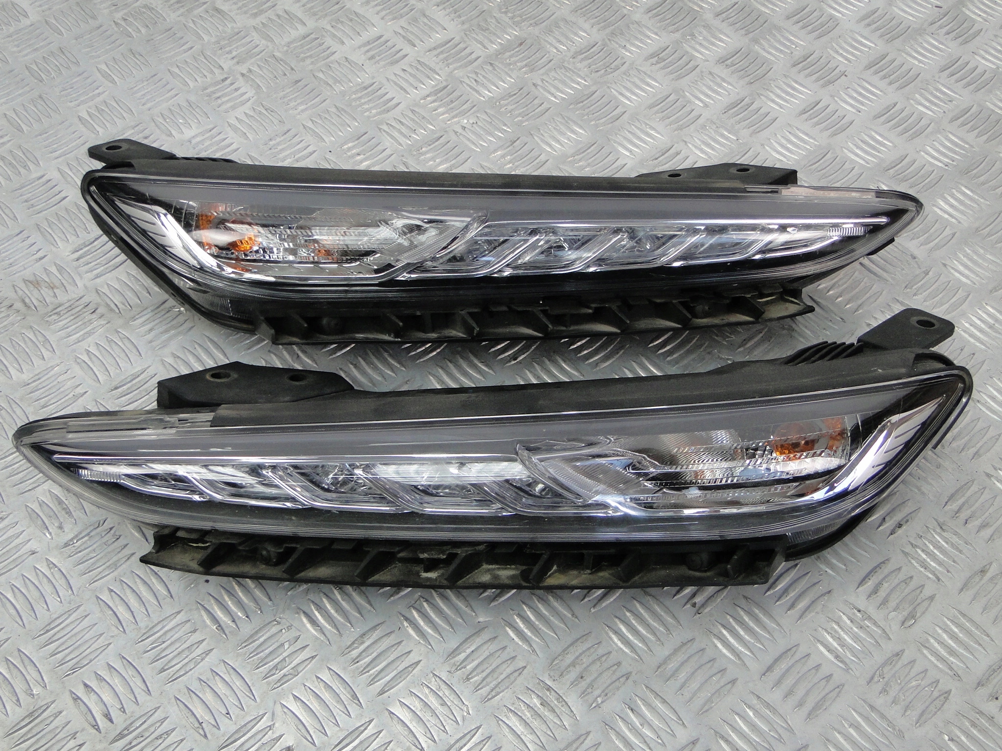 111 - ГАЛОГЕННІ DRL СВІТЛОДІОДНІ HYUNDAI KONA 17-20