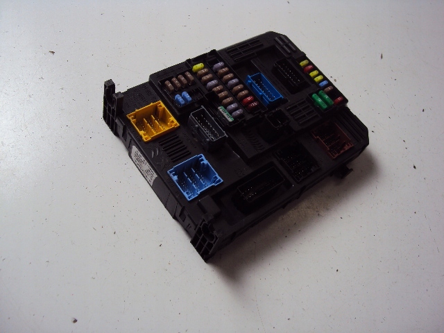 MODUŁ SKRZYNKA BSI OPEL CORSA F 2019-