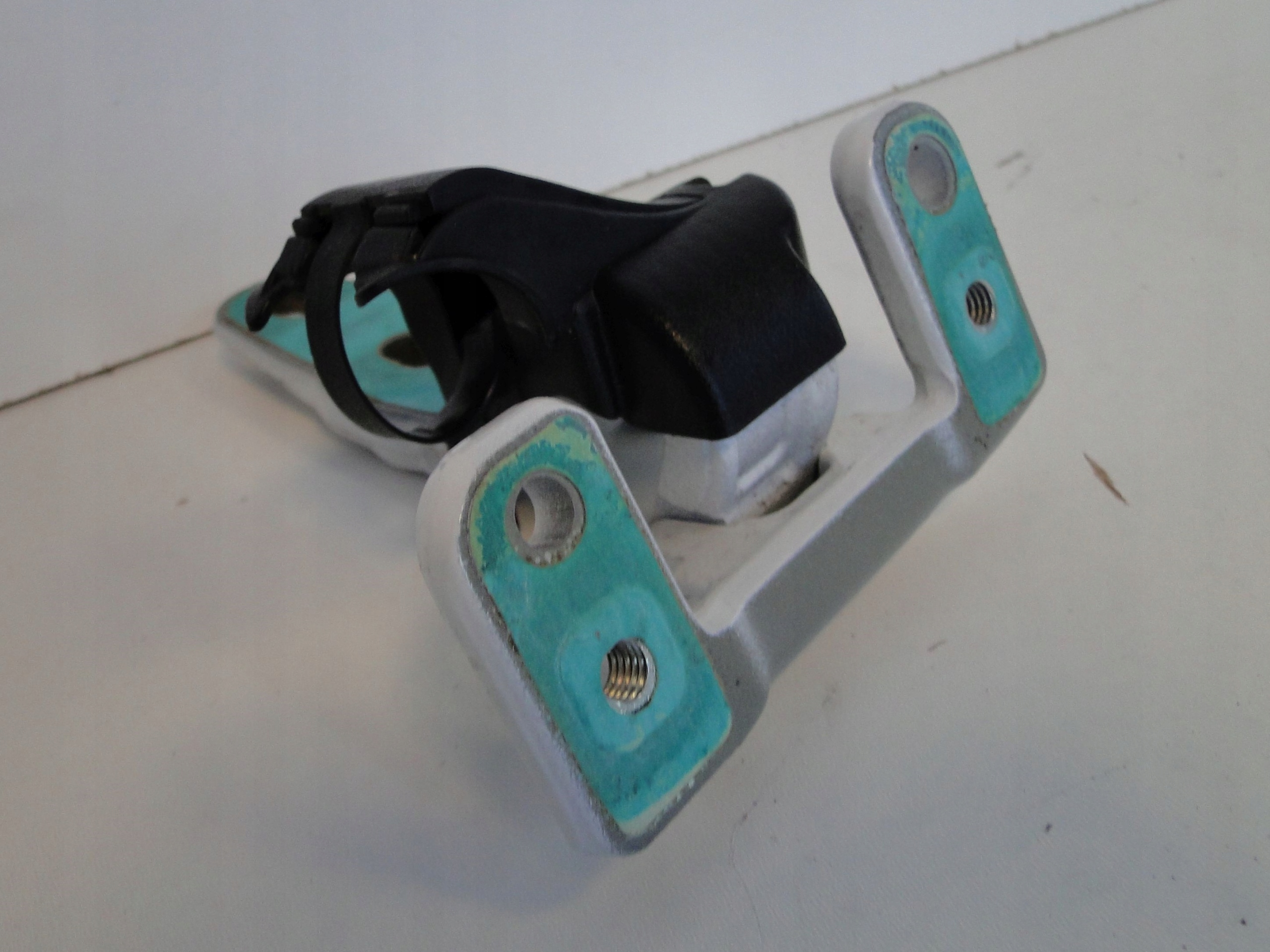 MERCEDES C 205 KOMBI ZAWIAS ZAWIASY KLAPY TYLNEJ Wersja Europejska