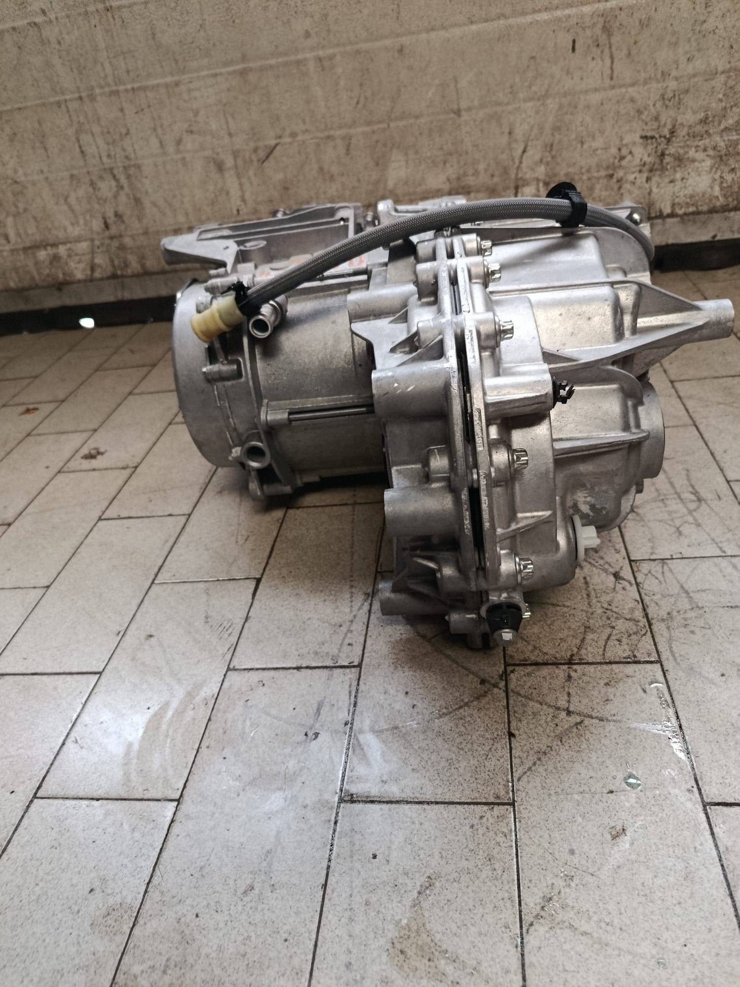 engine electrical rear part Dacia Bigster 4X4 E2D09260 290126755R as new!