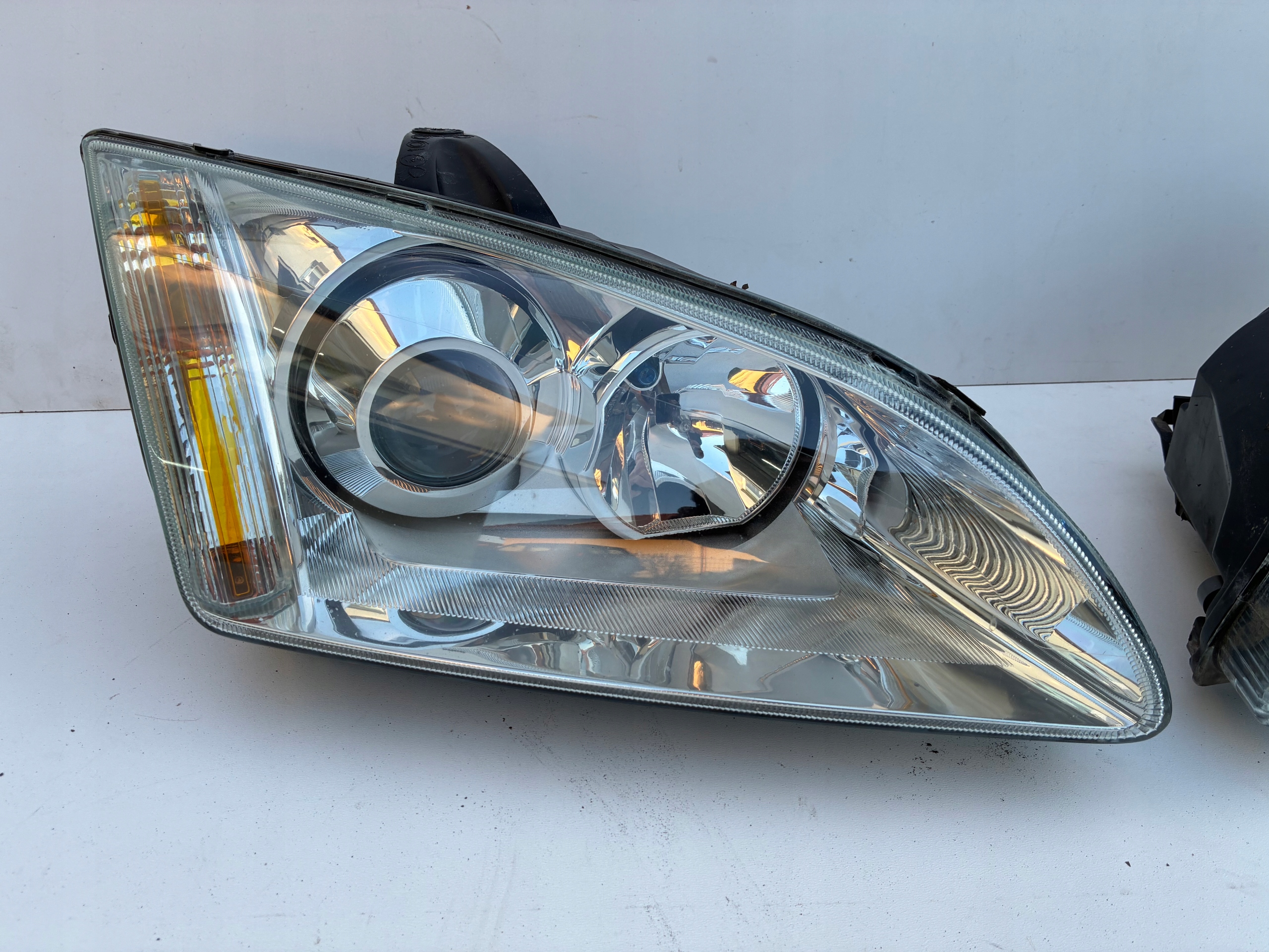 light Reflektor Xenon front front right left Ford FOCUS Mk2 04-07r. EU