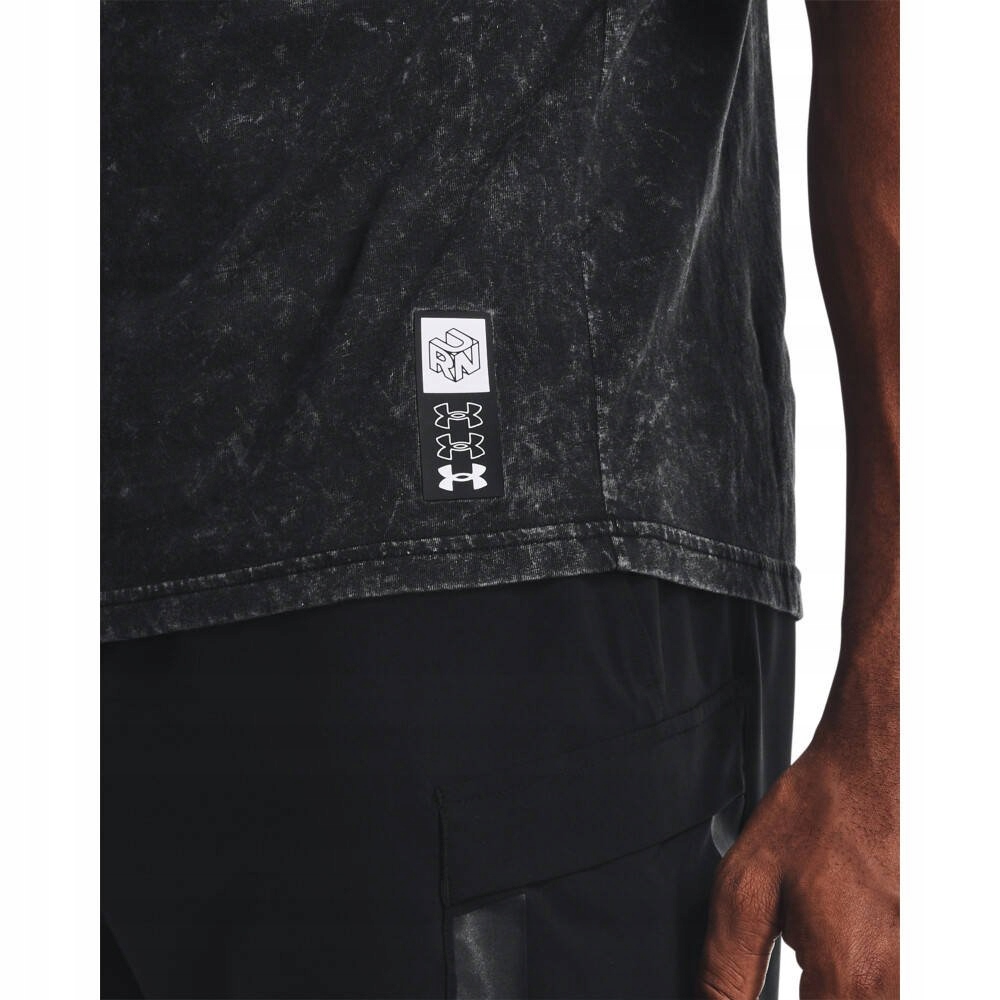 Tričko Sportovní pánské tričko Under Armour Run Anywhere Ss Černé vel. XL