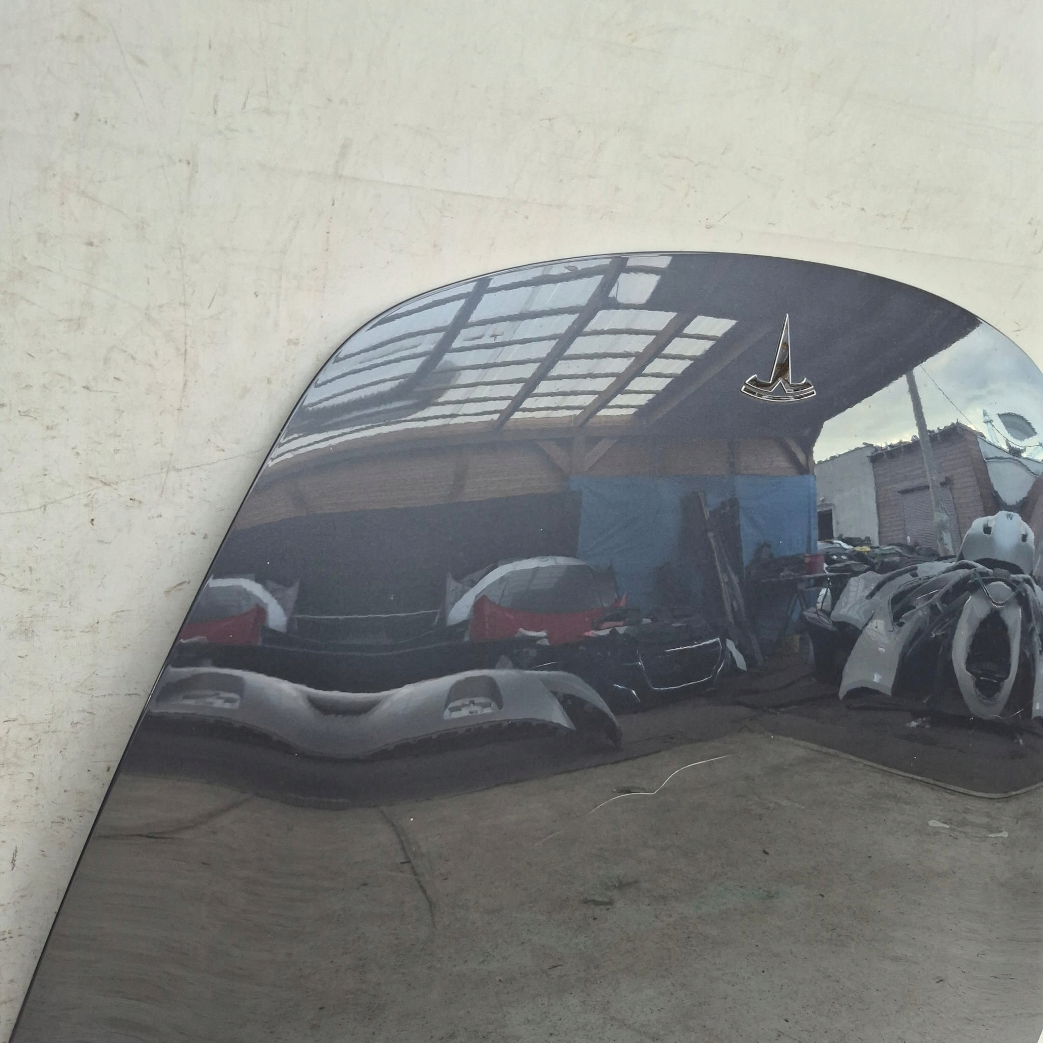 TESLA MODEL 3 17- bonnet