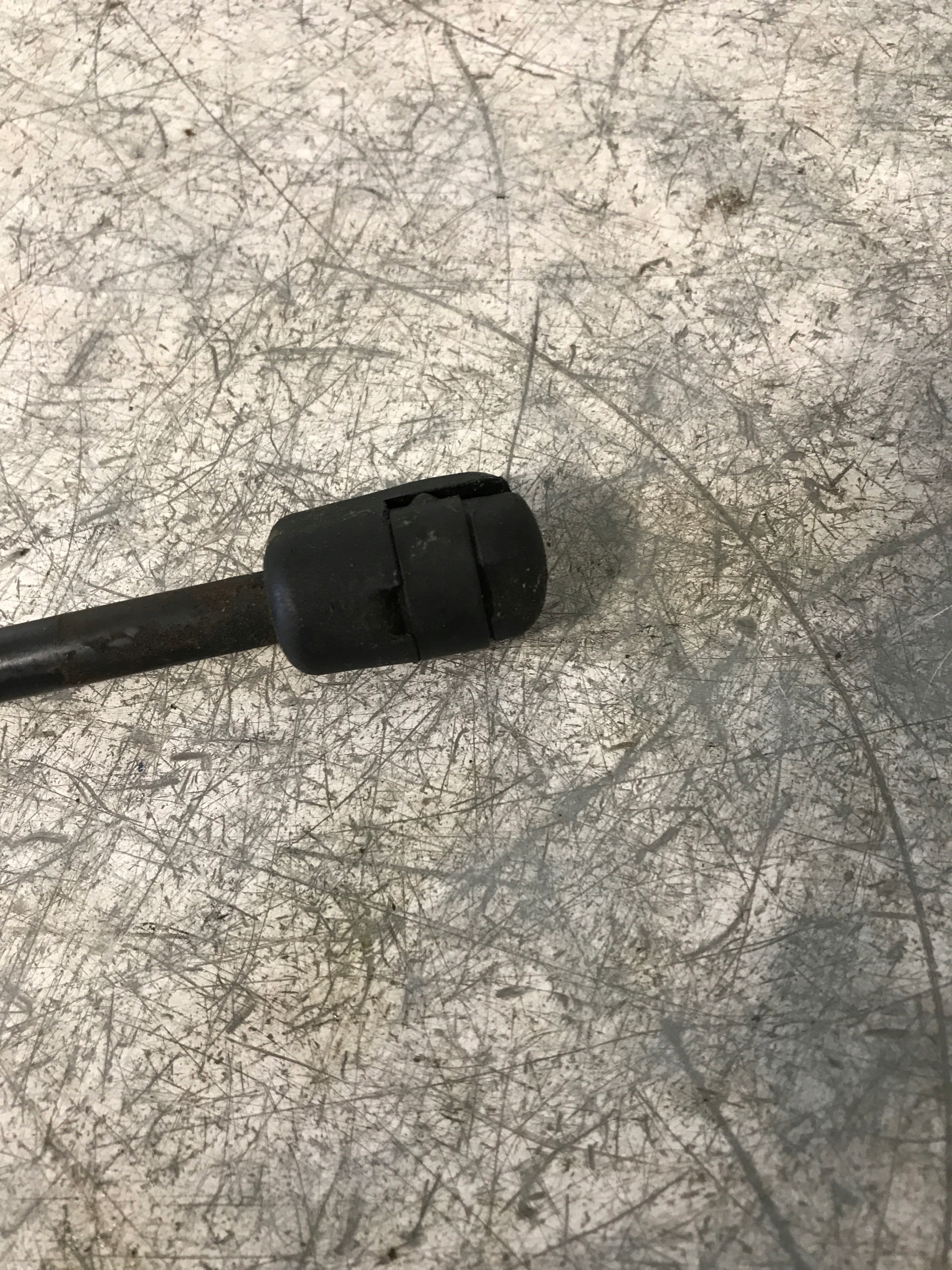 Dämpfer der Kühlergrill AUDI A5 8T0823359