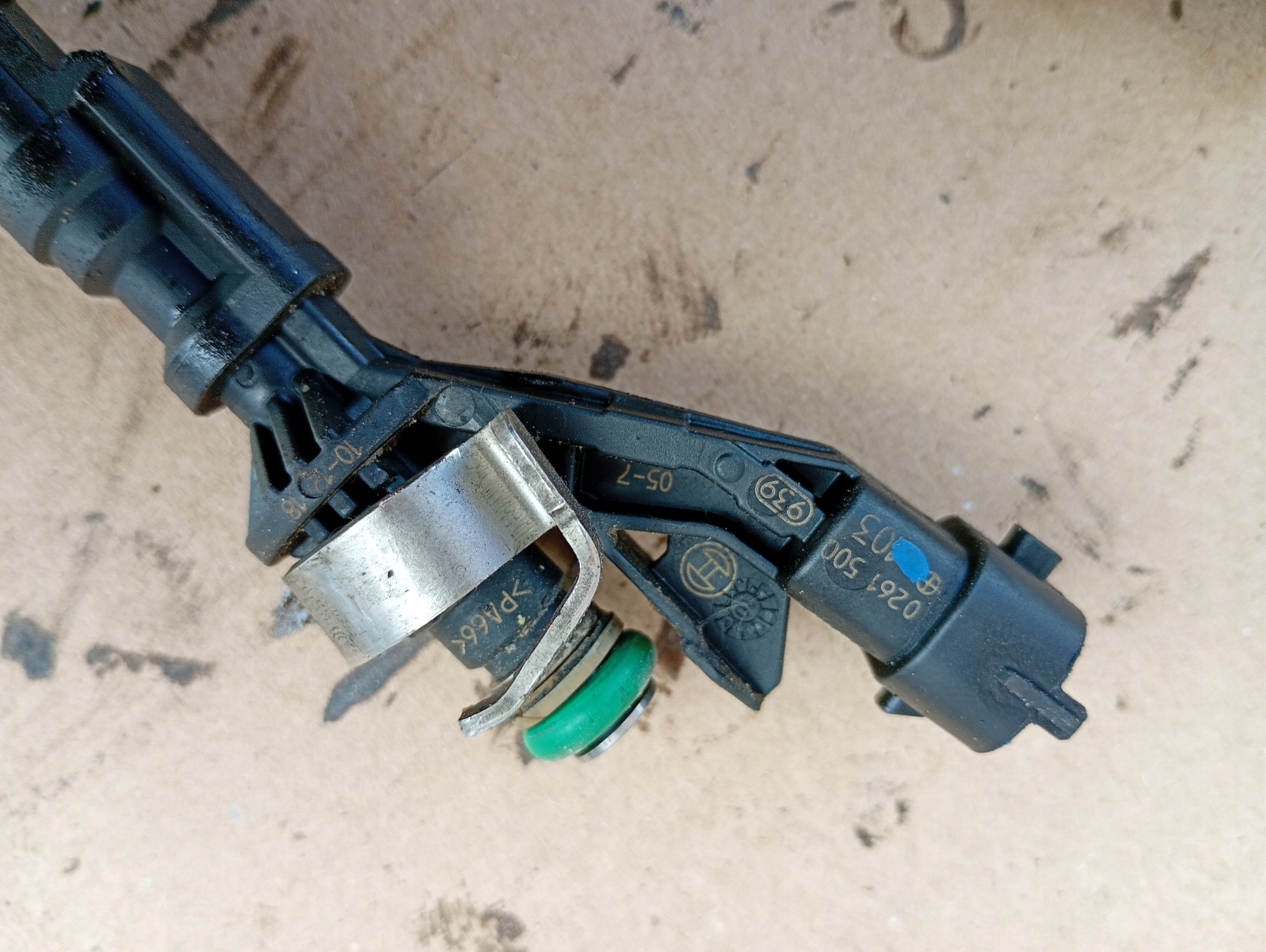 Ford Focus MK3 III injector nozzle 1.6 Ecoboost 0261500103