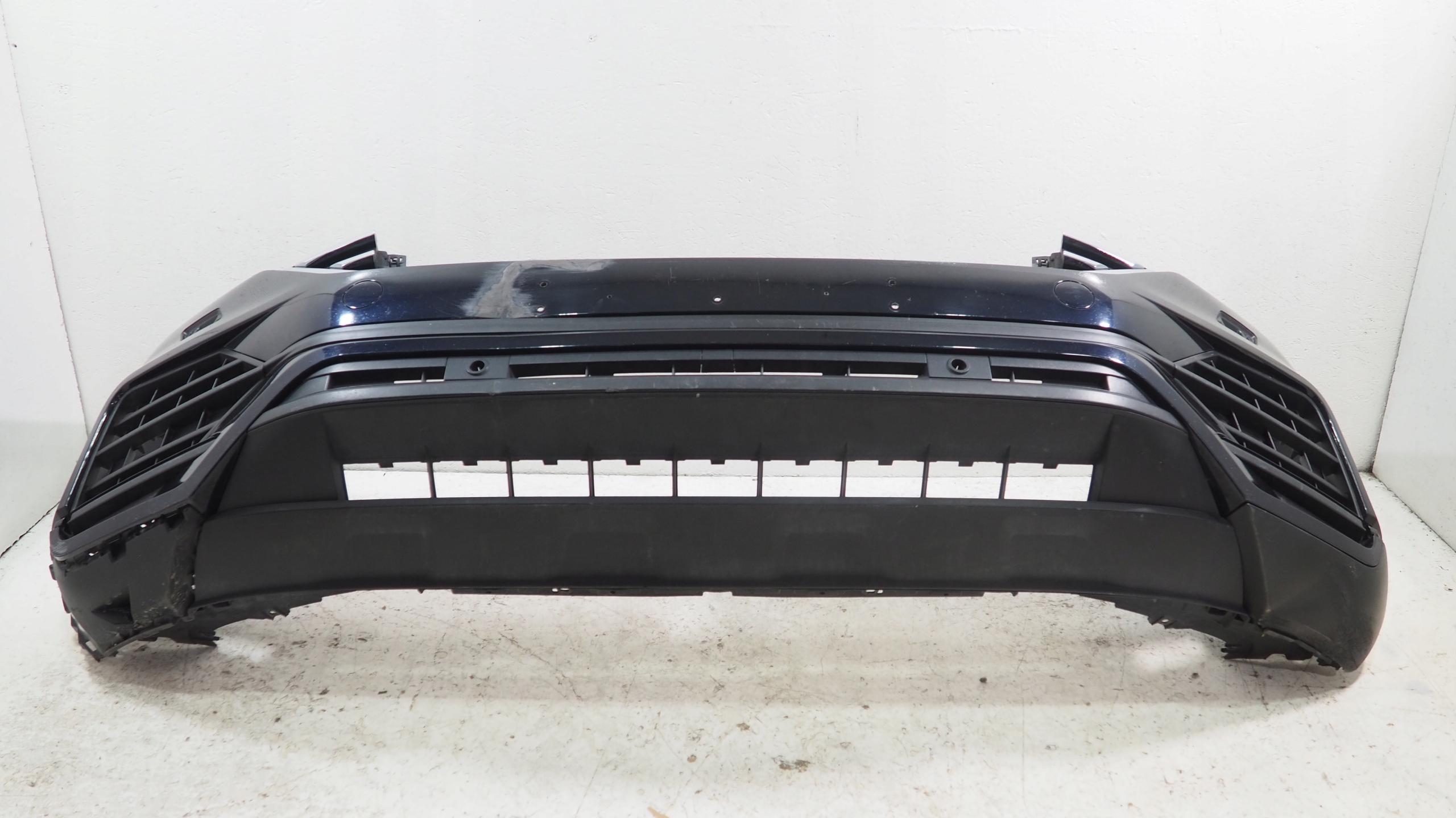 VW Touareg III bumper front front 760807221E