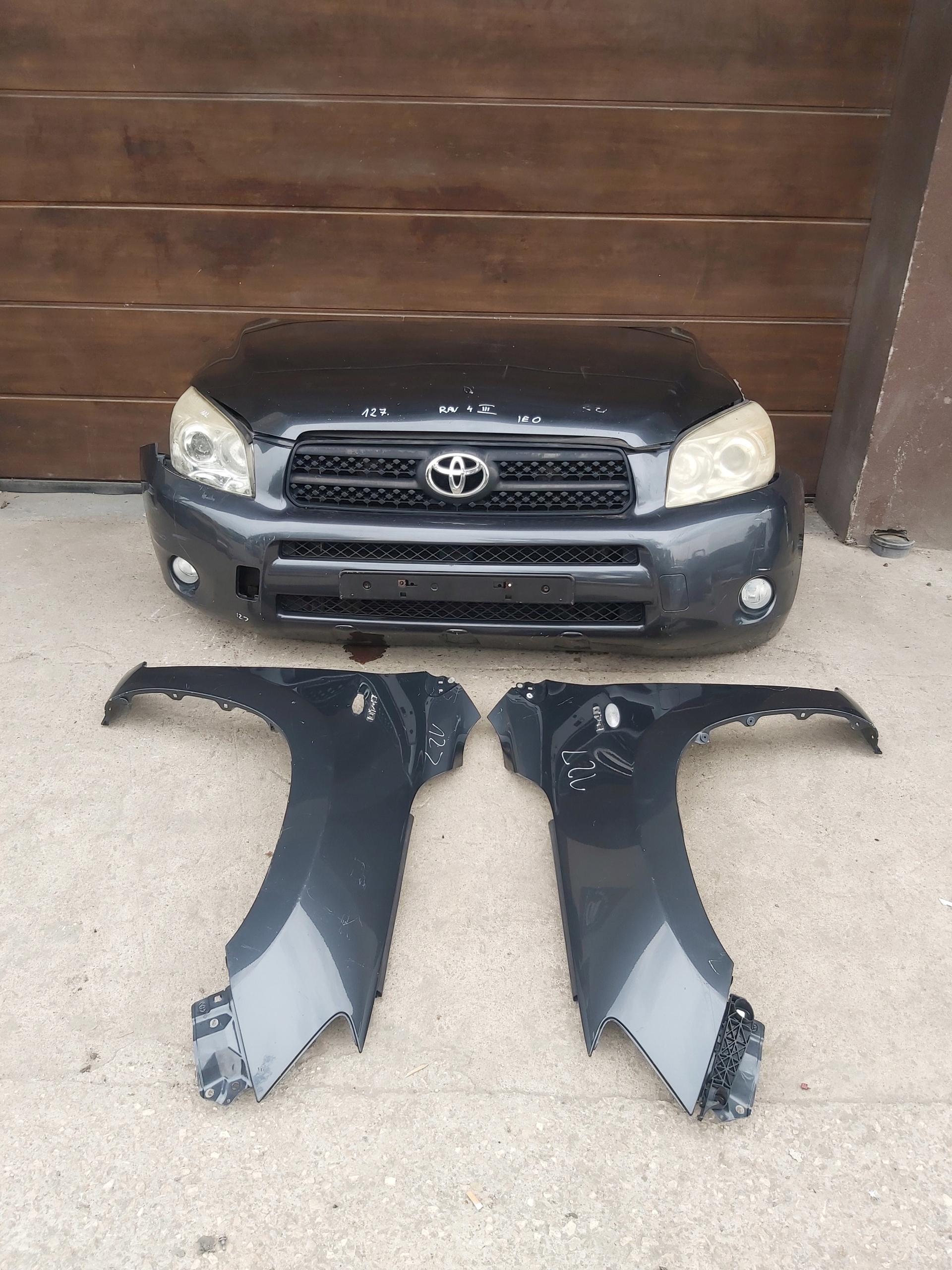 Toyota Rav4 III kompletny przód zderzak maska pas