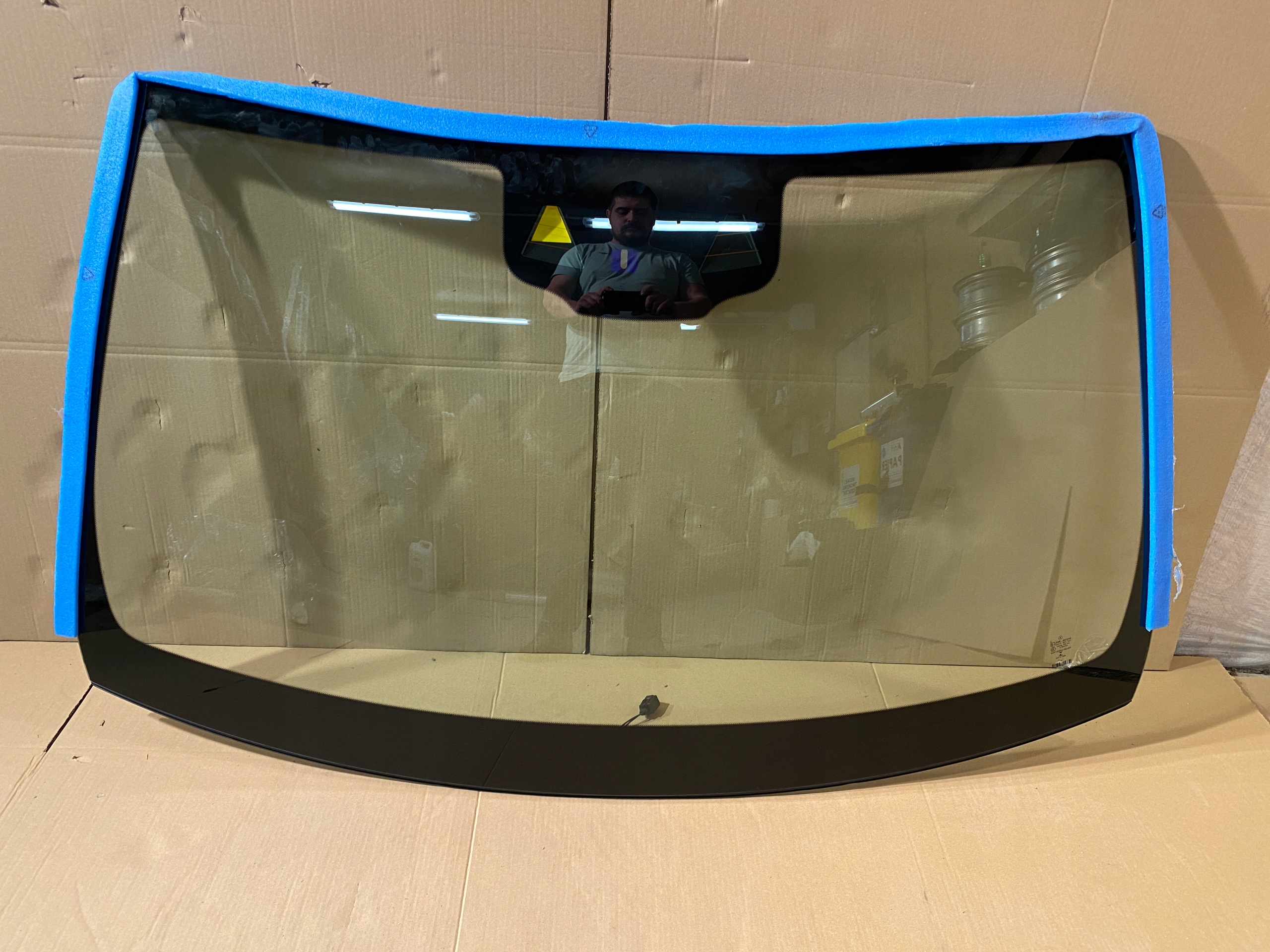 A2126702001 - MERCEDES E-Class W212 лобове скло