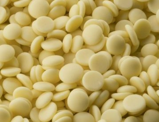 Levně Čokoláda Bílá Chunki 24% 1kg