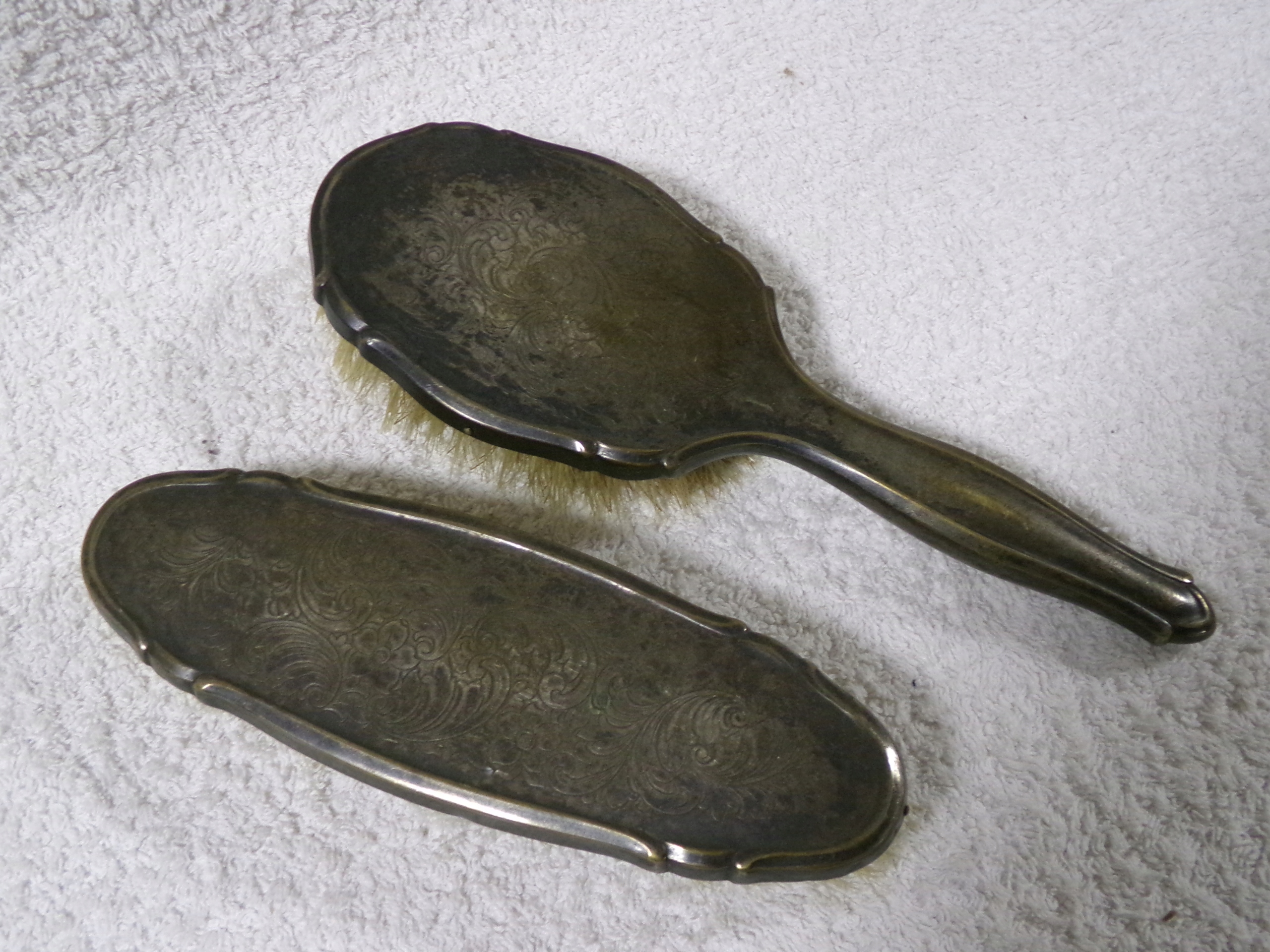 DWIE SZCZOTKI POSREBRZANE-SECESJA