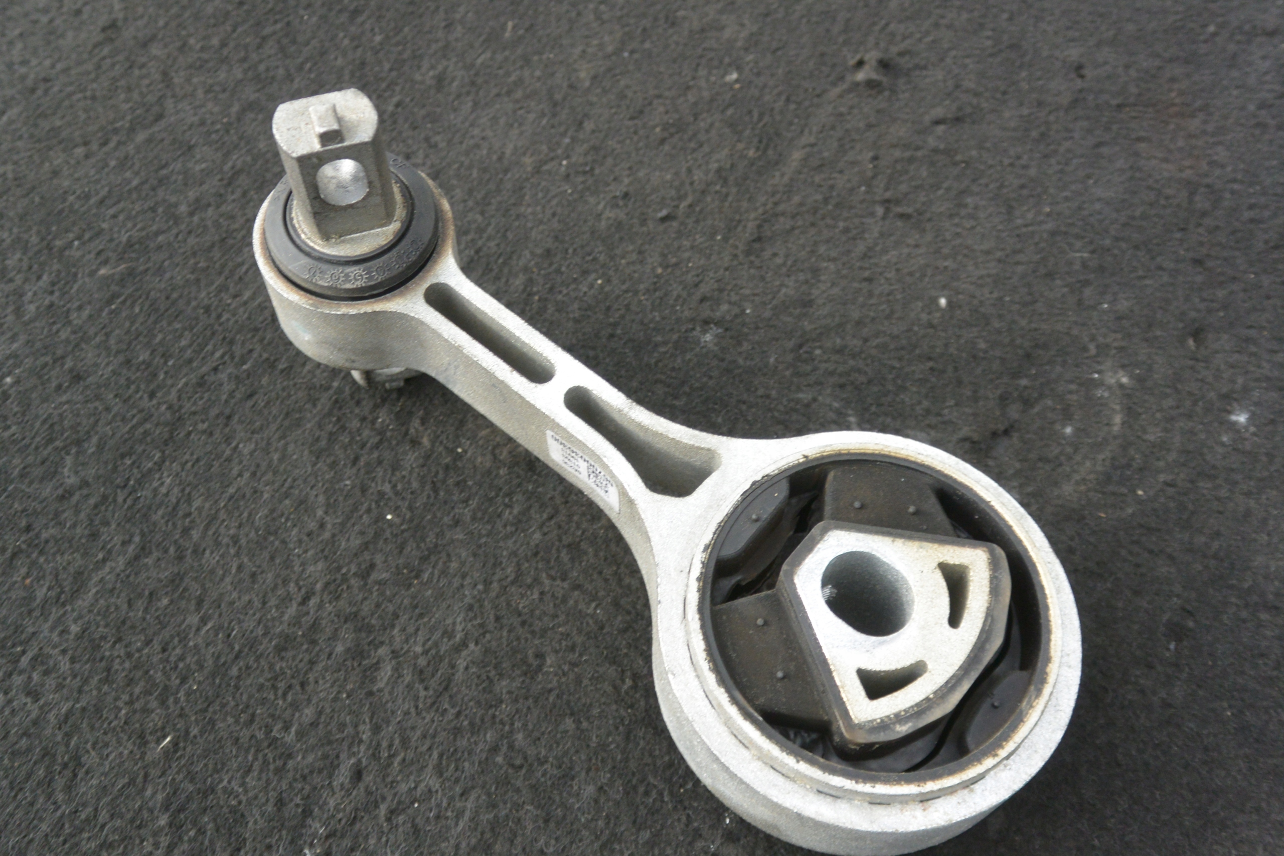 engine mount 3.0B MASERATI QUATTROPORTE GHIBLI