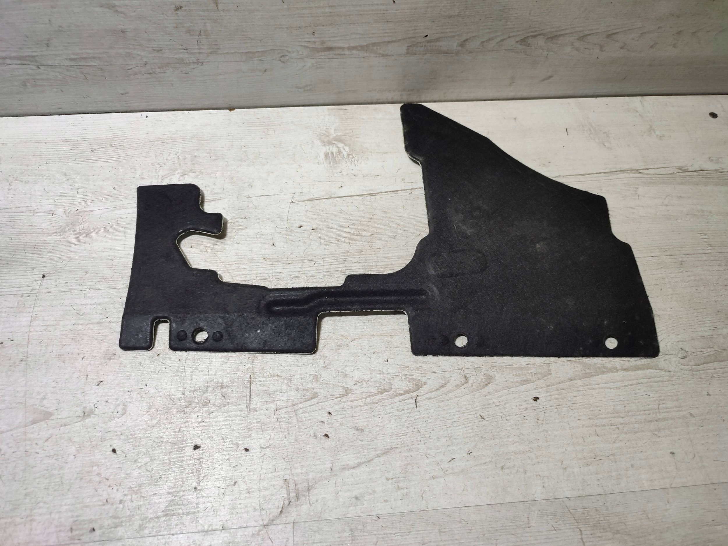 Peugeot 2008 and 2018 front side left soundproofing of the dashboard
