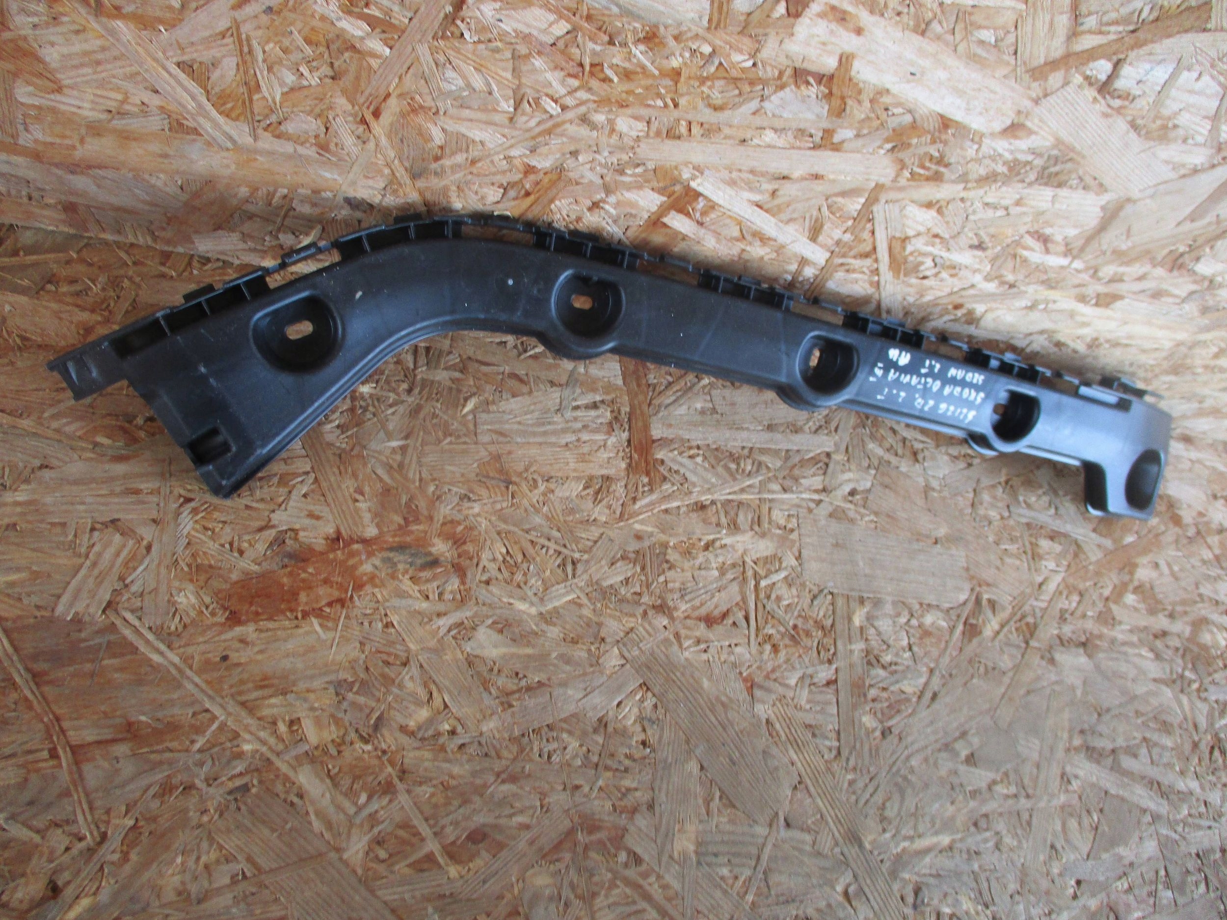 bumper bracket rear part rear SKODA OCTAVIA III sedan 5E5