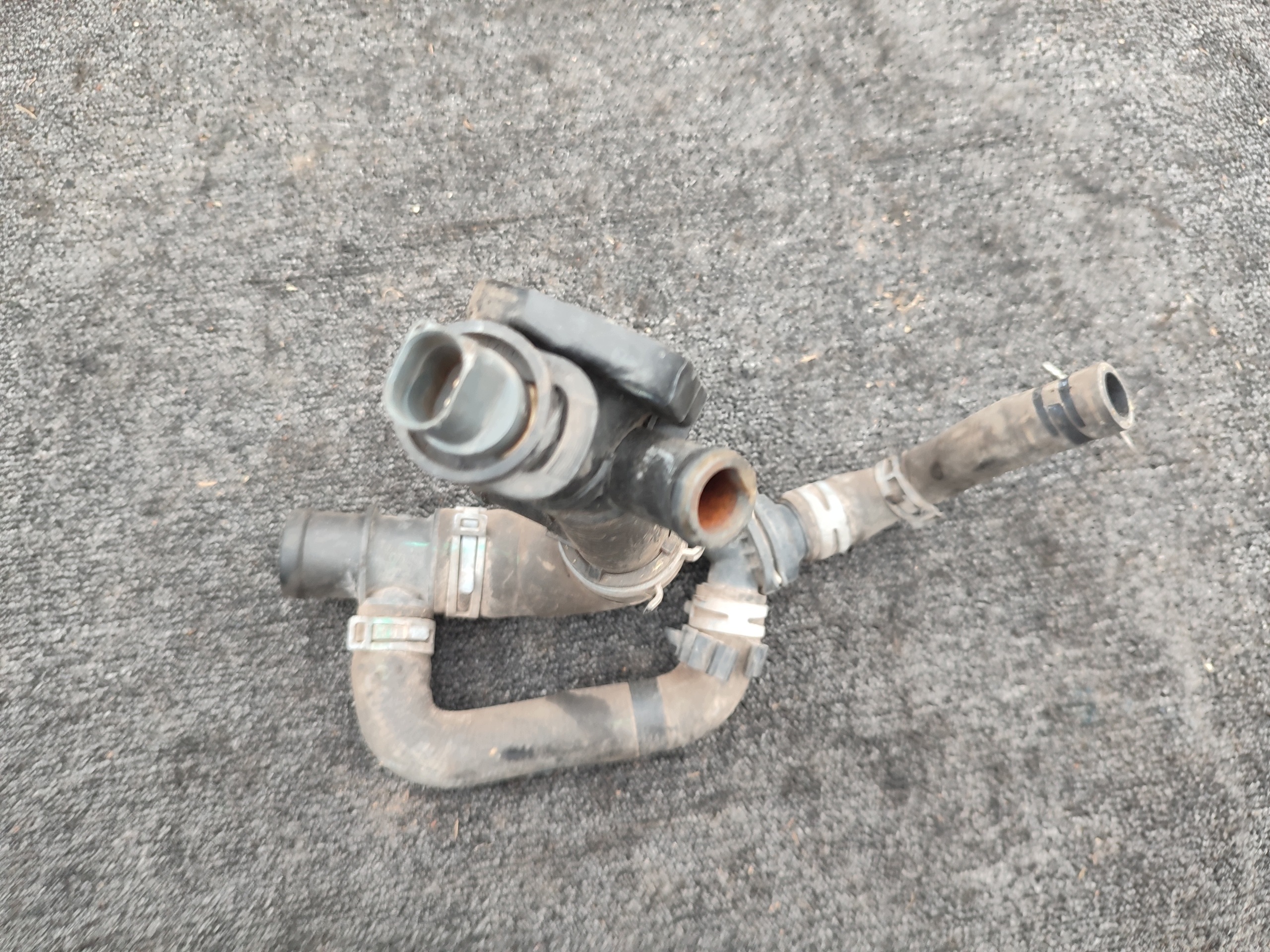 prijenos cijev termostata Volkswagen Transporter T5 CAAB 75kw