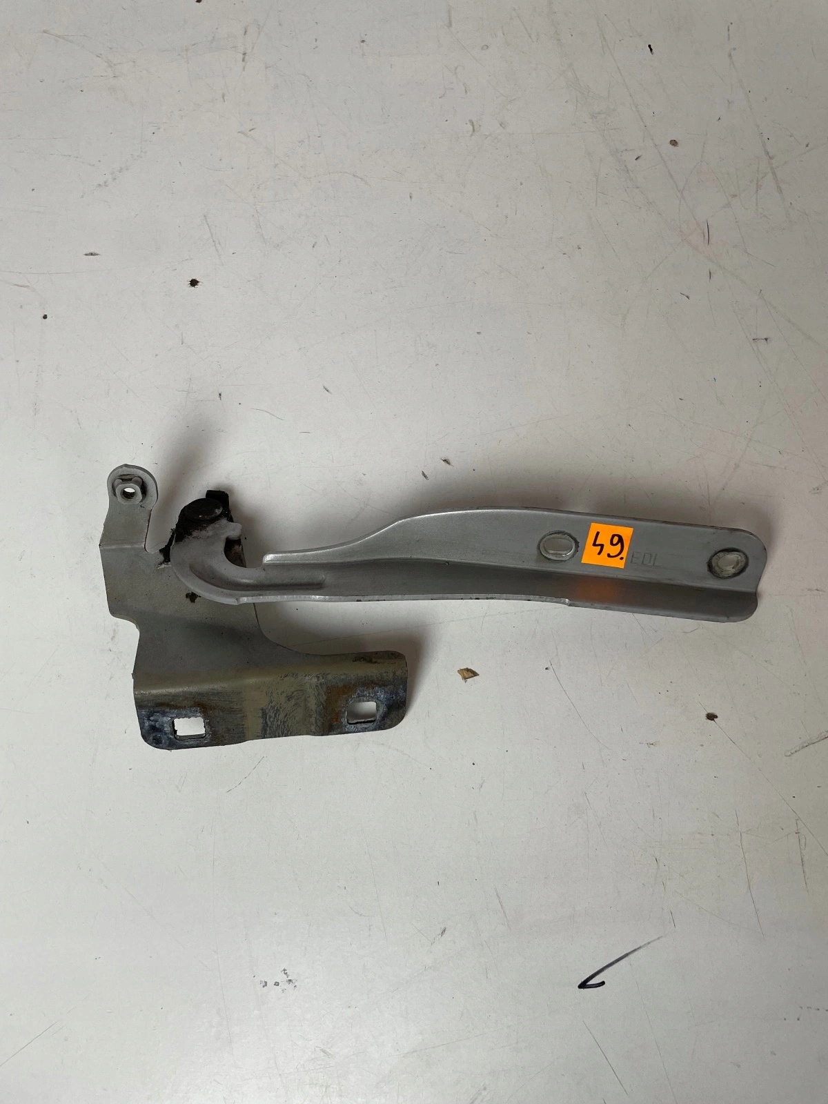 hinge bonnets front front left Nissan Tiida and sedan
