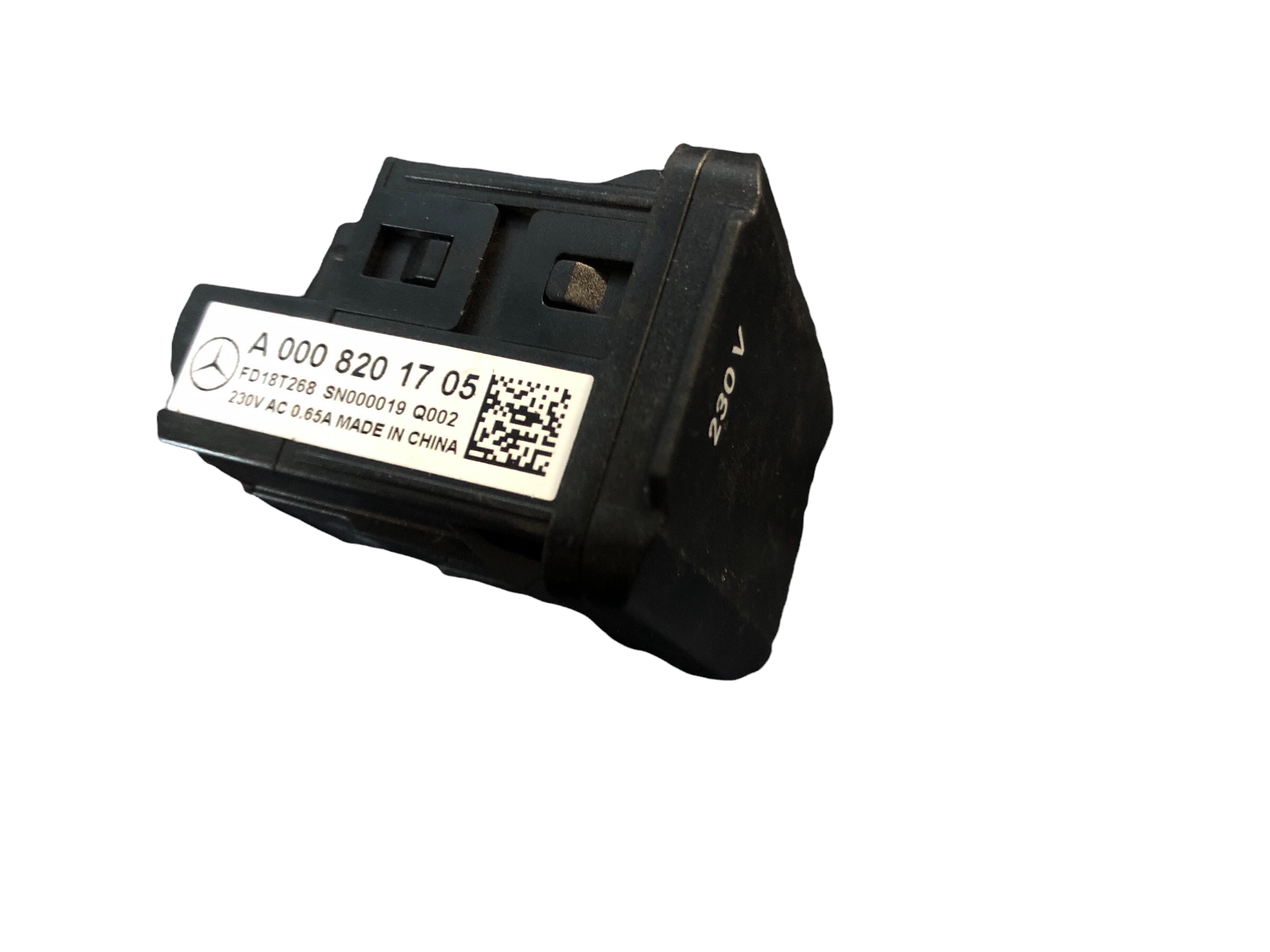 MERCEDES GNIAZDO PRZETWORNICY 230V 0008201705