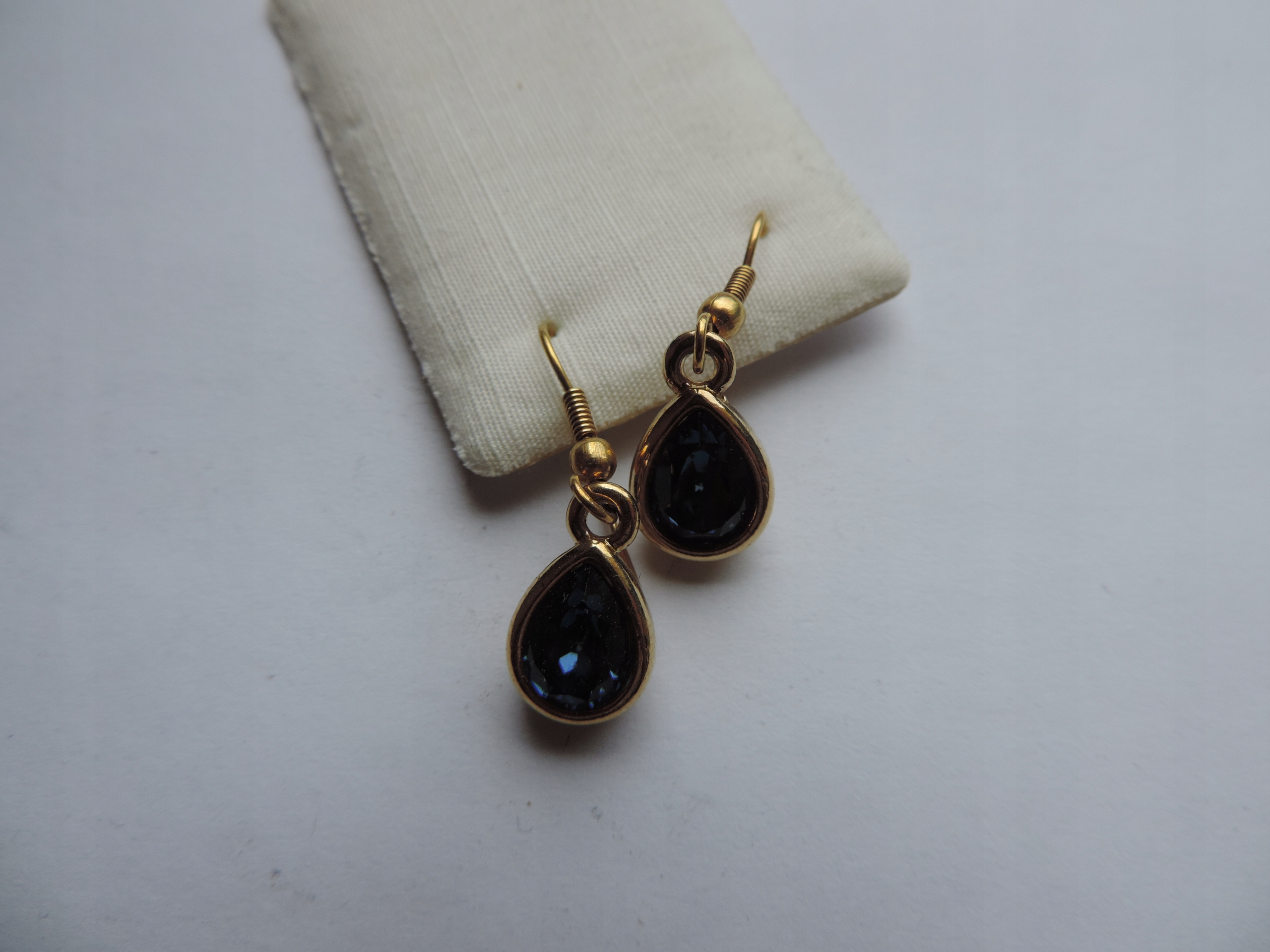 BIŻUTERYJNE RÓŻNOŚCI - KOLCZYKI