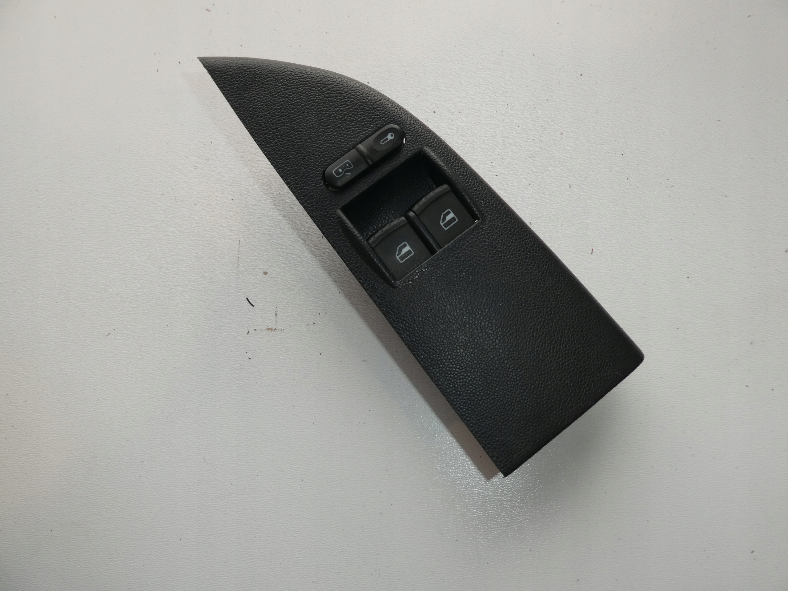 FABIA I RĄCZKA UCHWYT DRZWI PRZÓD 6Y0867227B