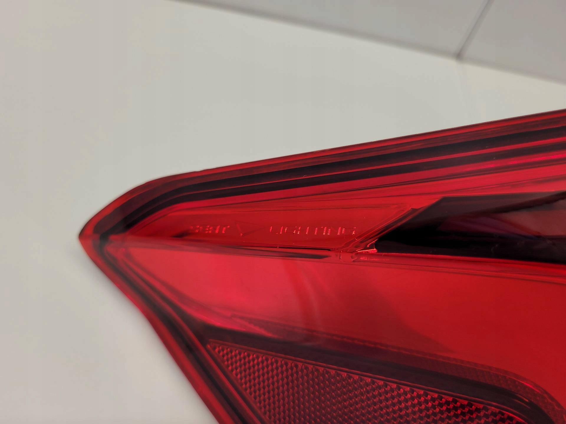 light rear to the bonnet left side SEAT Arona 2020