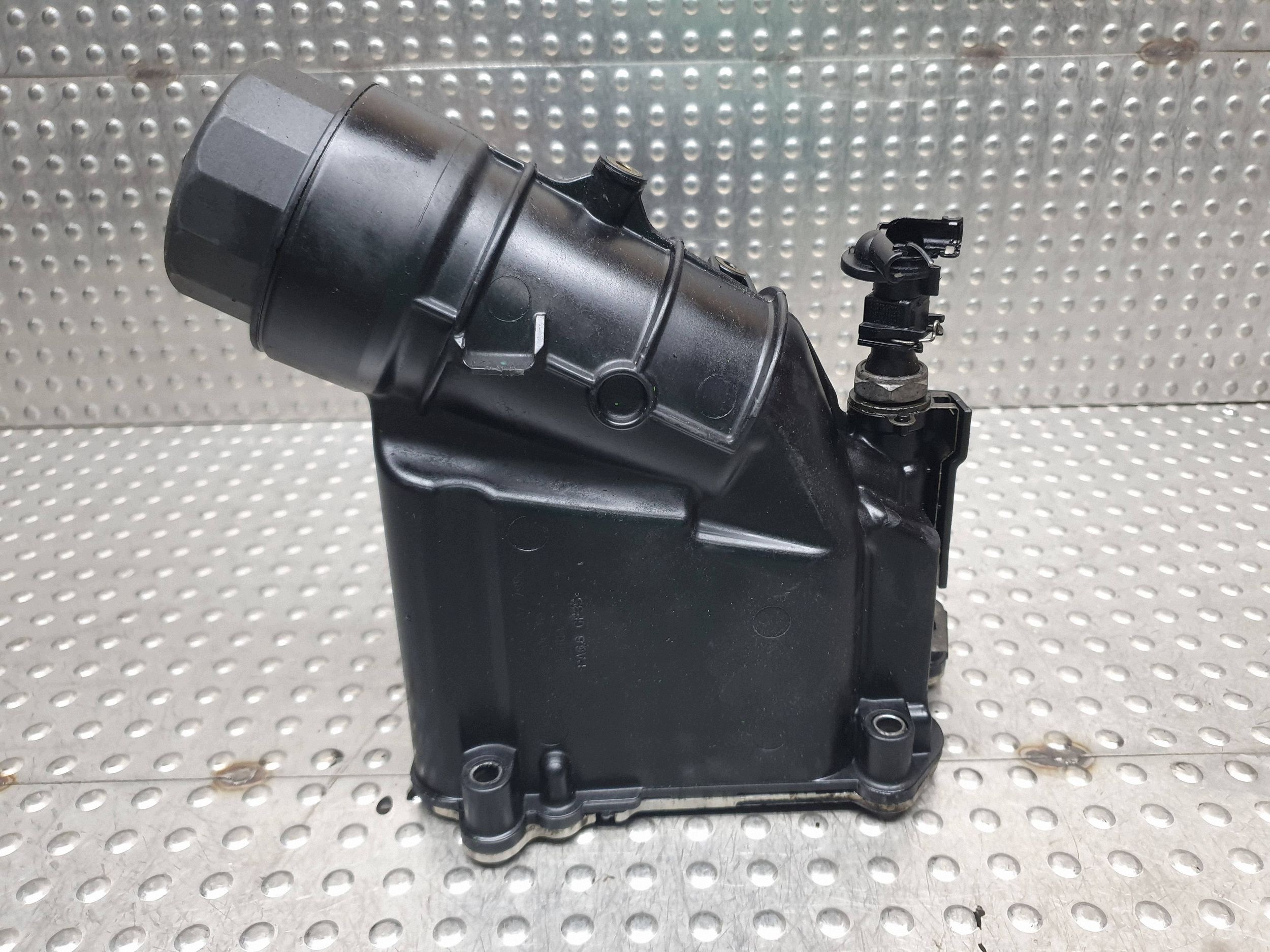 oil filter holder 7807799 BMW E90 E83 E87 E91 E60 E88 E92 E93 2.0D N47