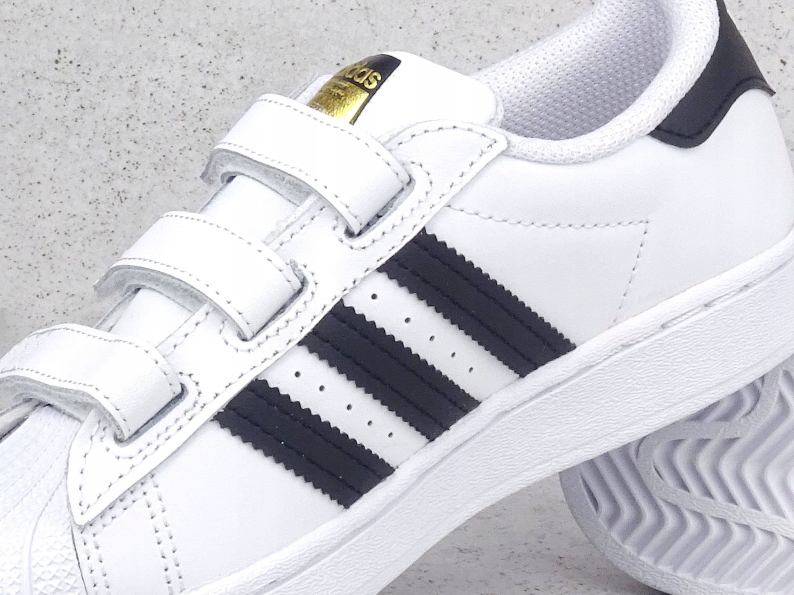ADIDAS SUPERSTAR CF EF4838 BUTY DZIECIĘCE BIAŁE NA RZEPY ORIGINALS SNEAKERS Wysokość niskie