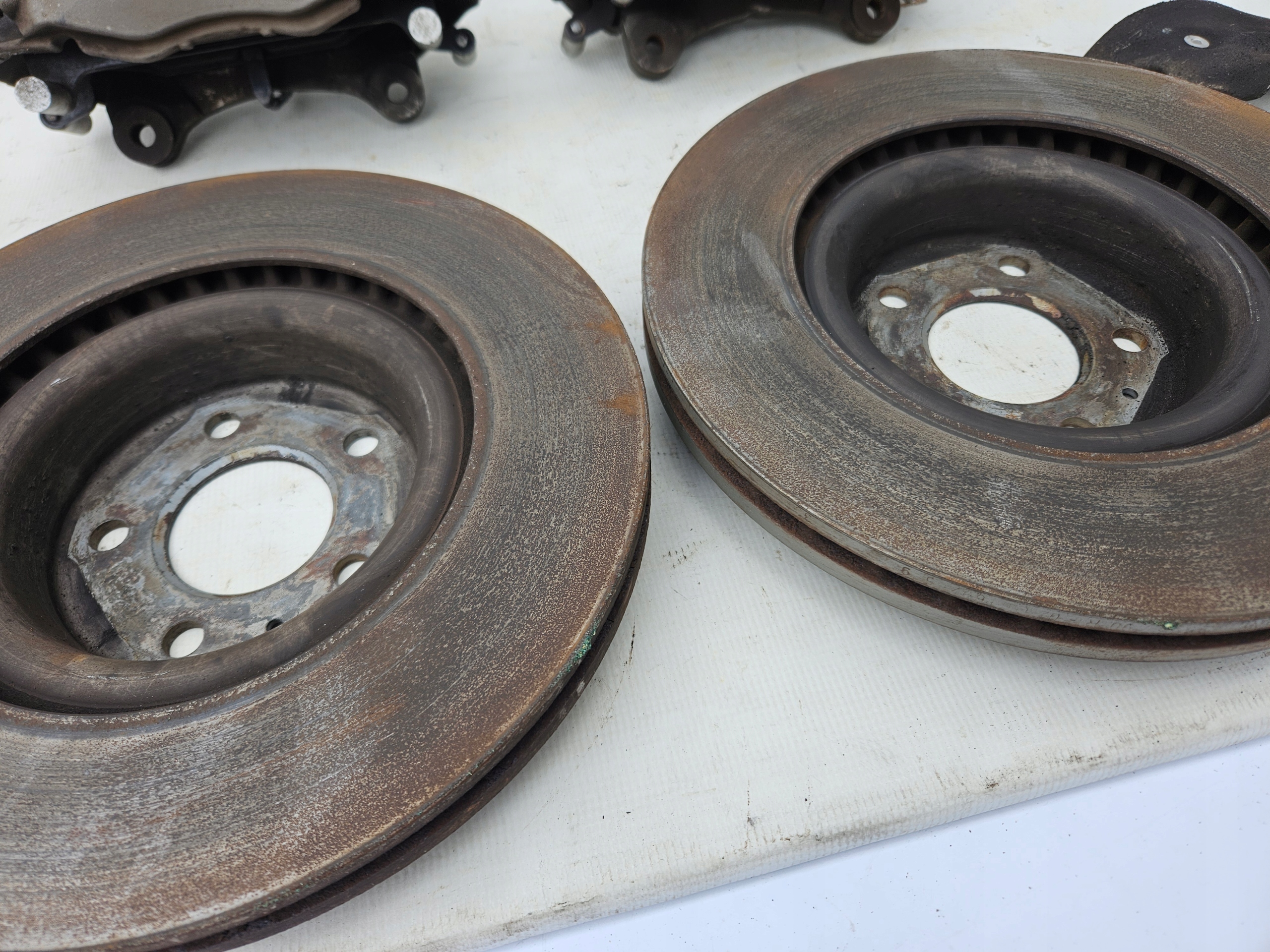calipers HAMULCE front front AUDI A4 B9 A5 8W 338 338MM 4 TLOCZKOWE