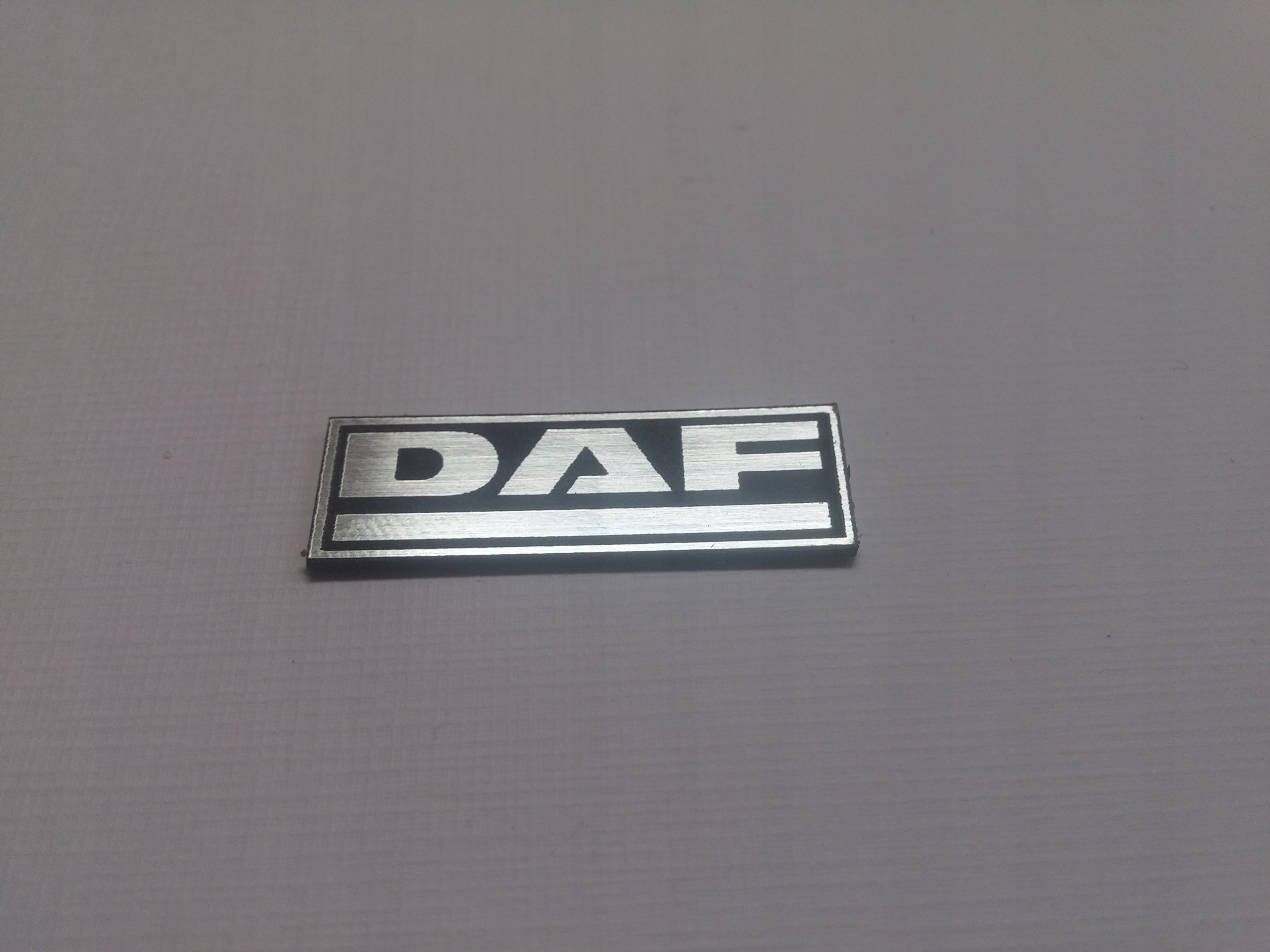 

Daf naklejka emblemat 28 x 10 mm *srebrna